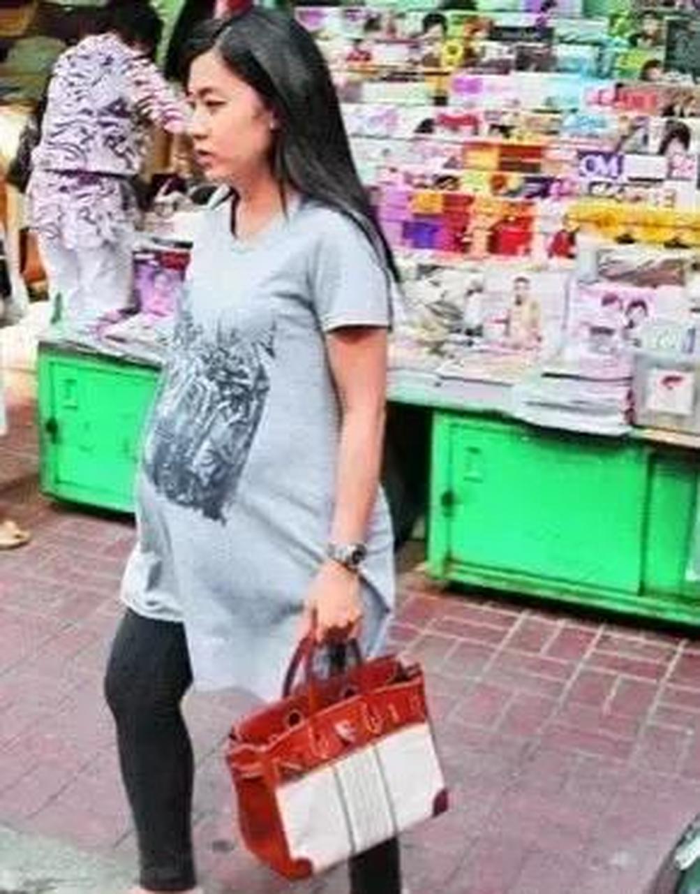 gif创作人# 看了甘比这些年的照片,发现有些女人年纪大了反而还比