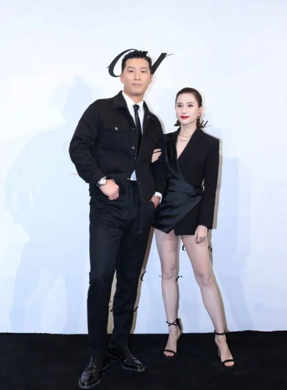 但是他的17个孩子都很矮,比如何猷君身高只有165cm,何超莲身高更低