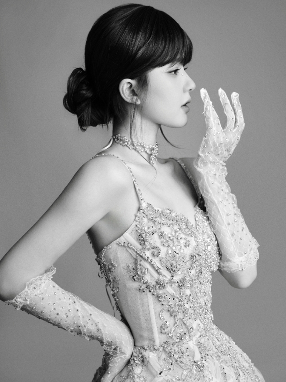 甜美可爱,水灵秀气的#赵露思# 身穿吊带公主裙,窈窕淑女,娇俏迷人.