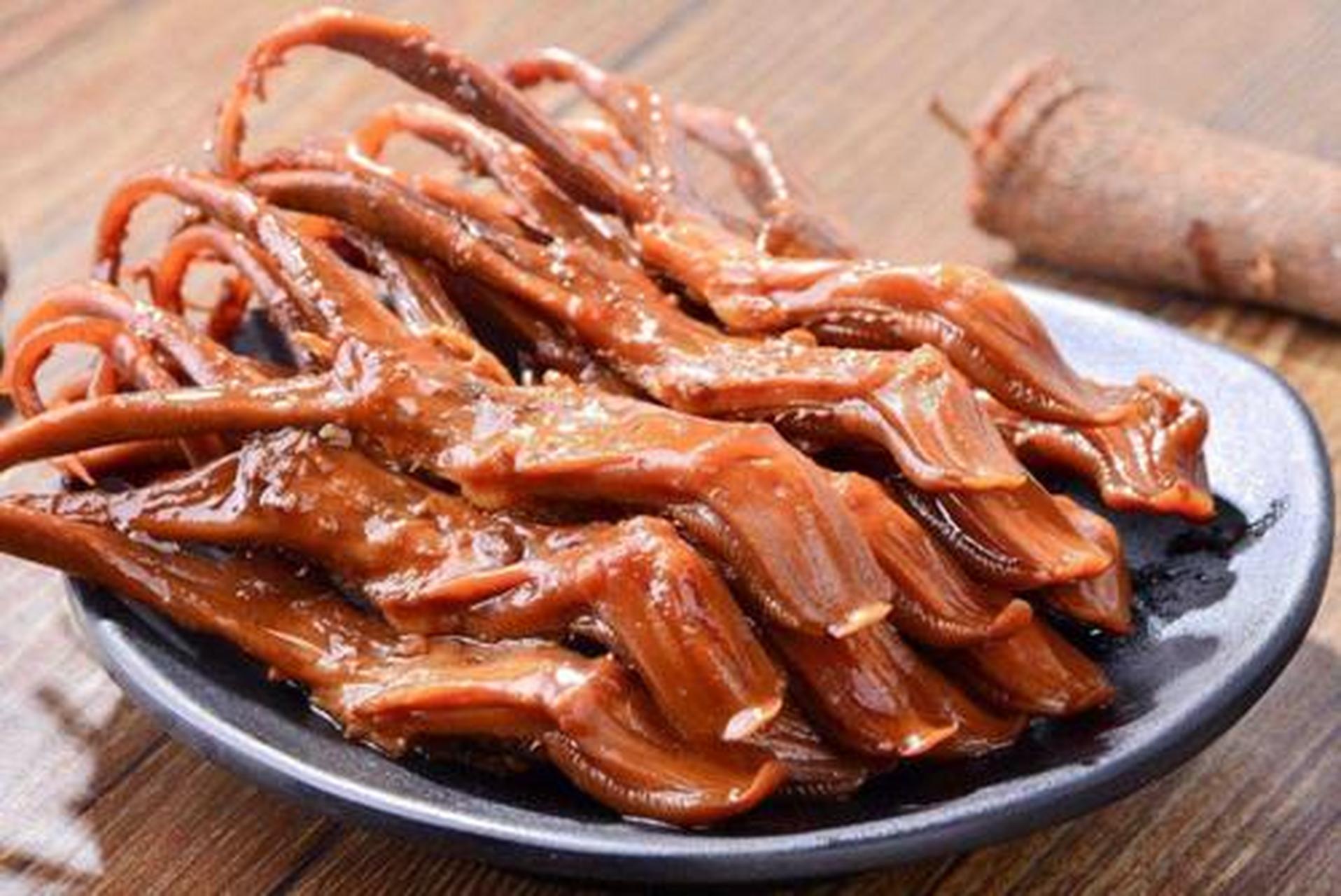 藤桥牌鸭舌是温州特产小吃,藤桥鸭舌—— 个大好吃,口感香醇,好吃不腻