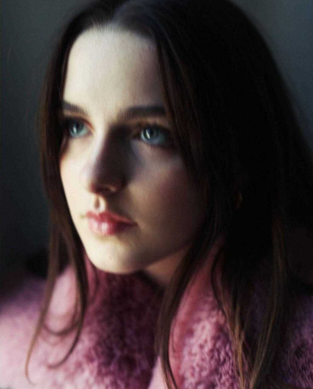 美国当红童星,麦肯娜·格瑞丝(mckenna grace),6岁出道,13岁在科幻