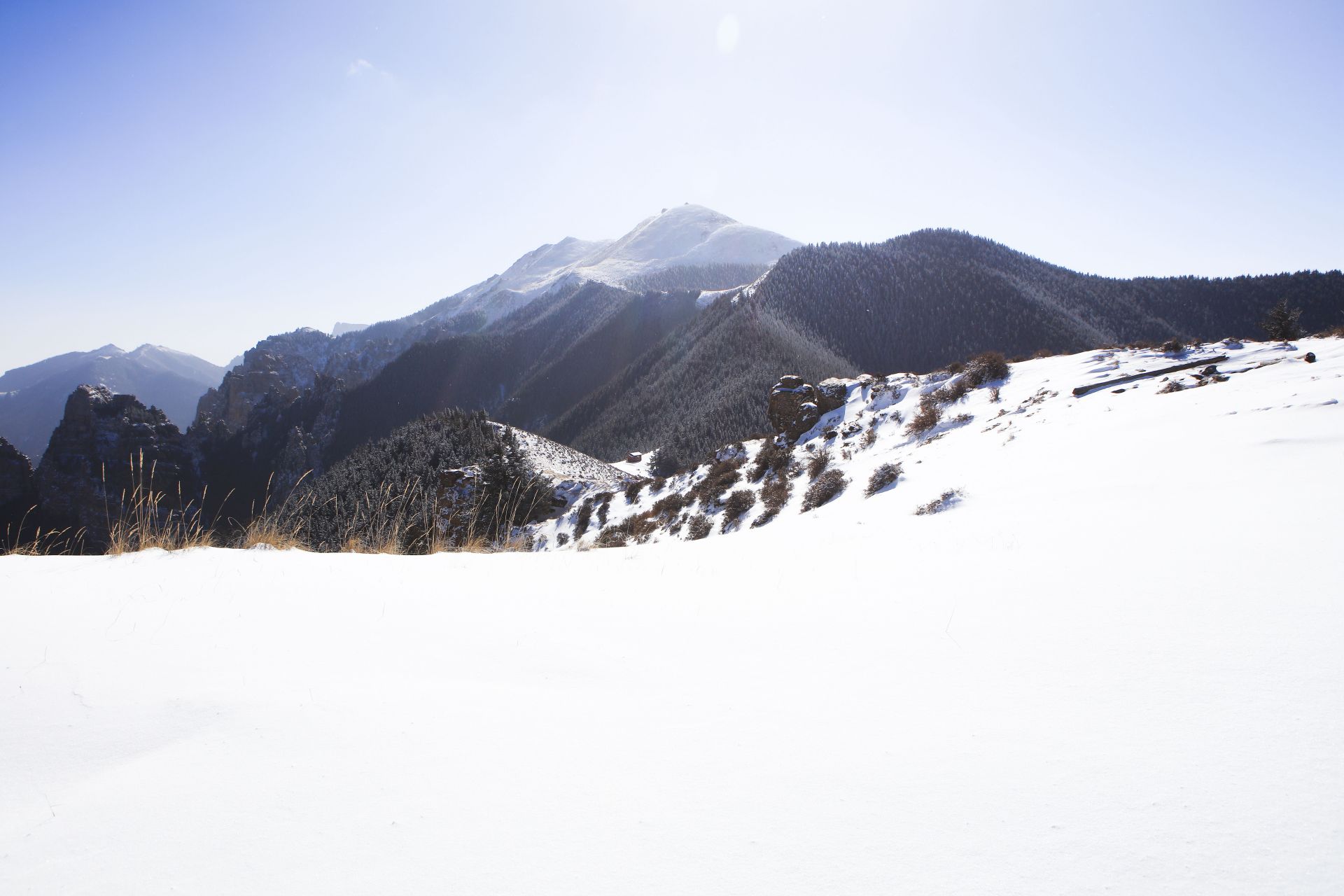 银川贺兰山雪景图片