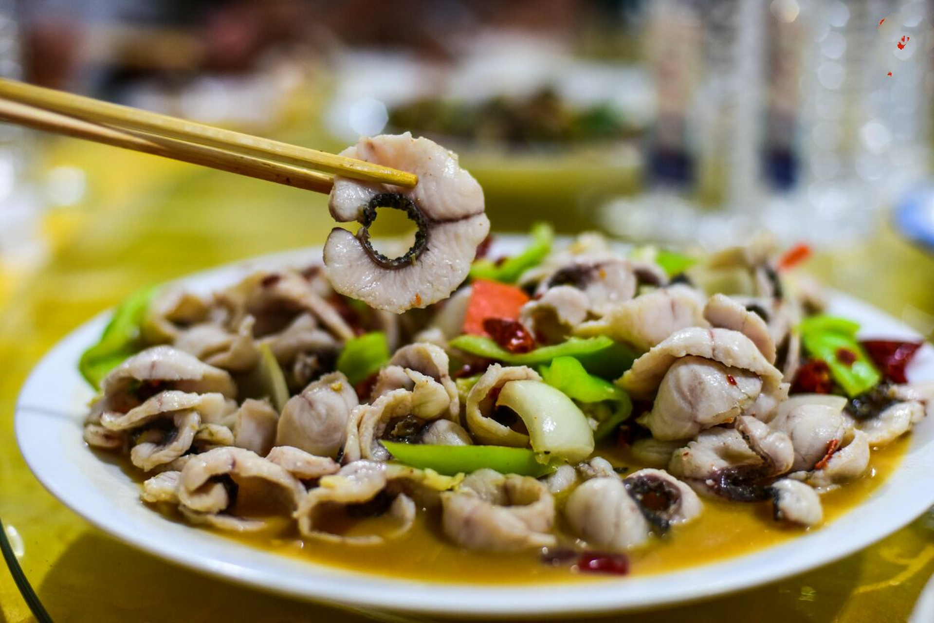 这是一组3年前拍于吉林省查干湖的全鱼宴照片,当时我们在吉林的西线