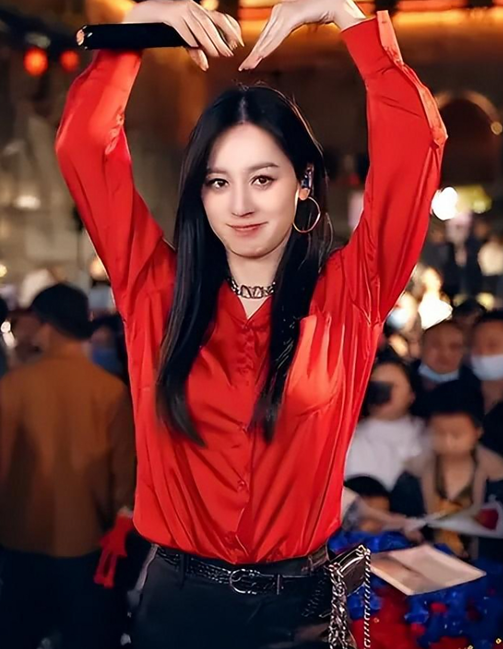 坐拥千万粉丝的网红歌手唐艺,她是如何靠着抖音一步步发家的 唐艺的