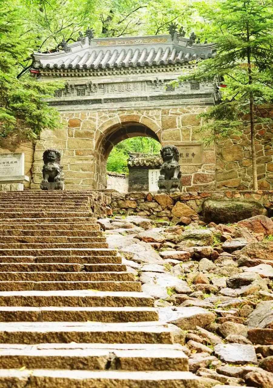 第一次遇见这样的寺庙格局,千山龙泉寺