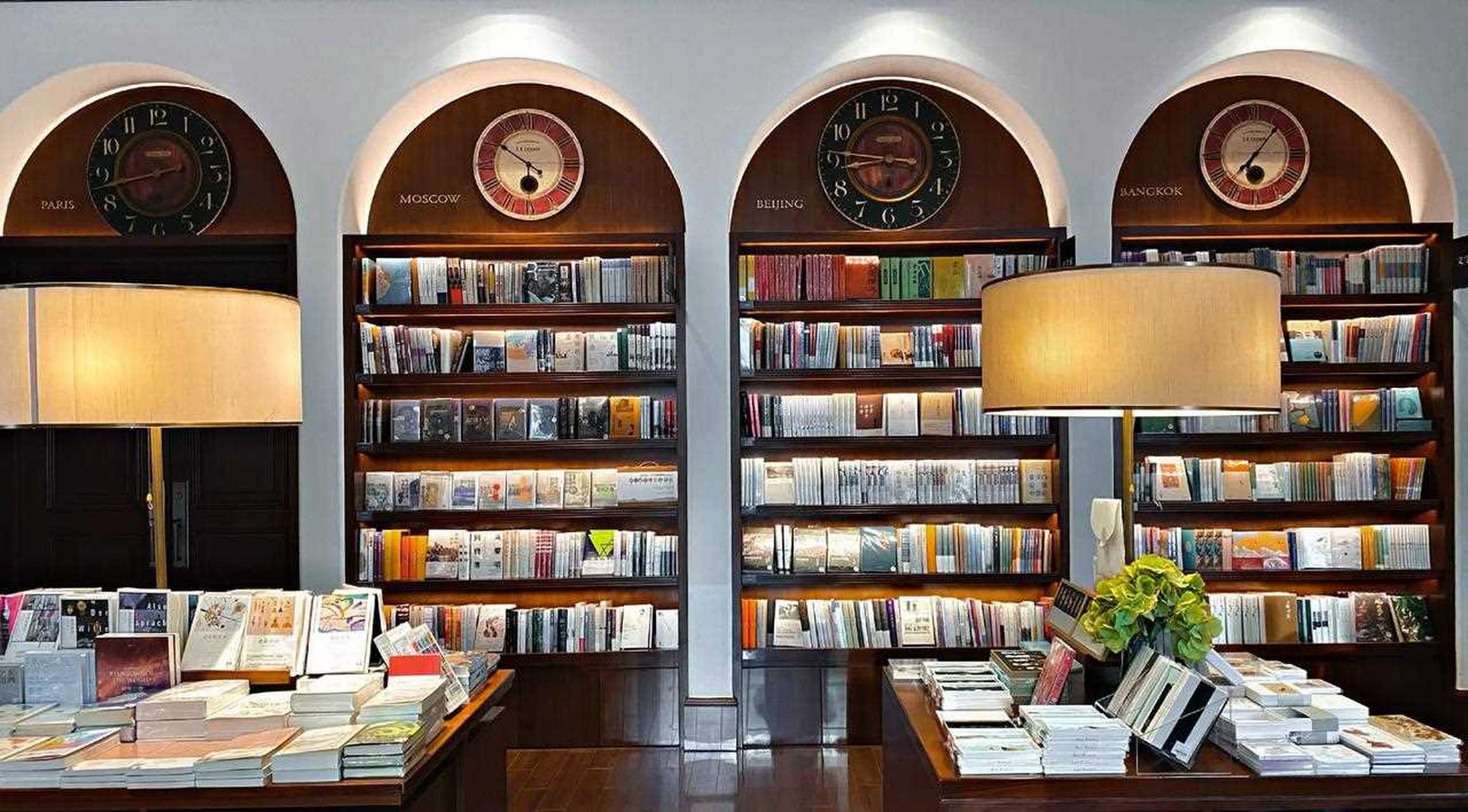 踩着上海书展的尾巴 打卡我马了很久的建投书局 从出生到高中我就在这