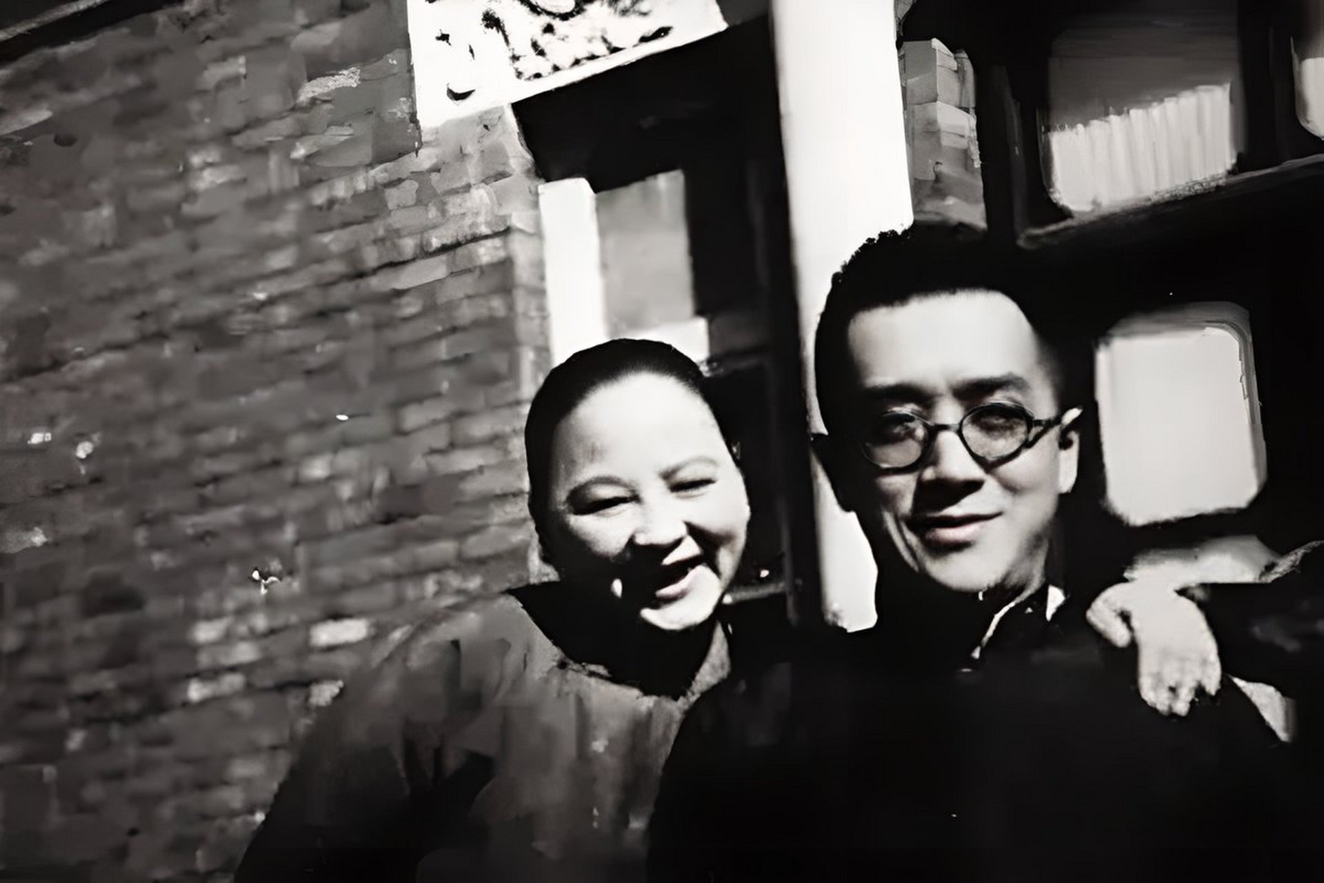 胡适与江冬秀的婚姻虽是包办婚姻,但两人相敬如宾,感情深厚.