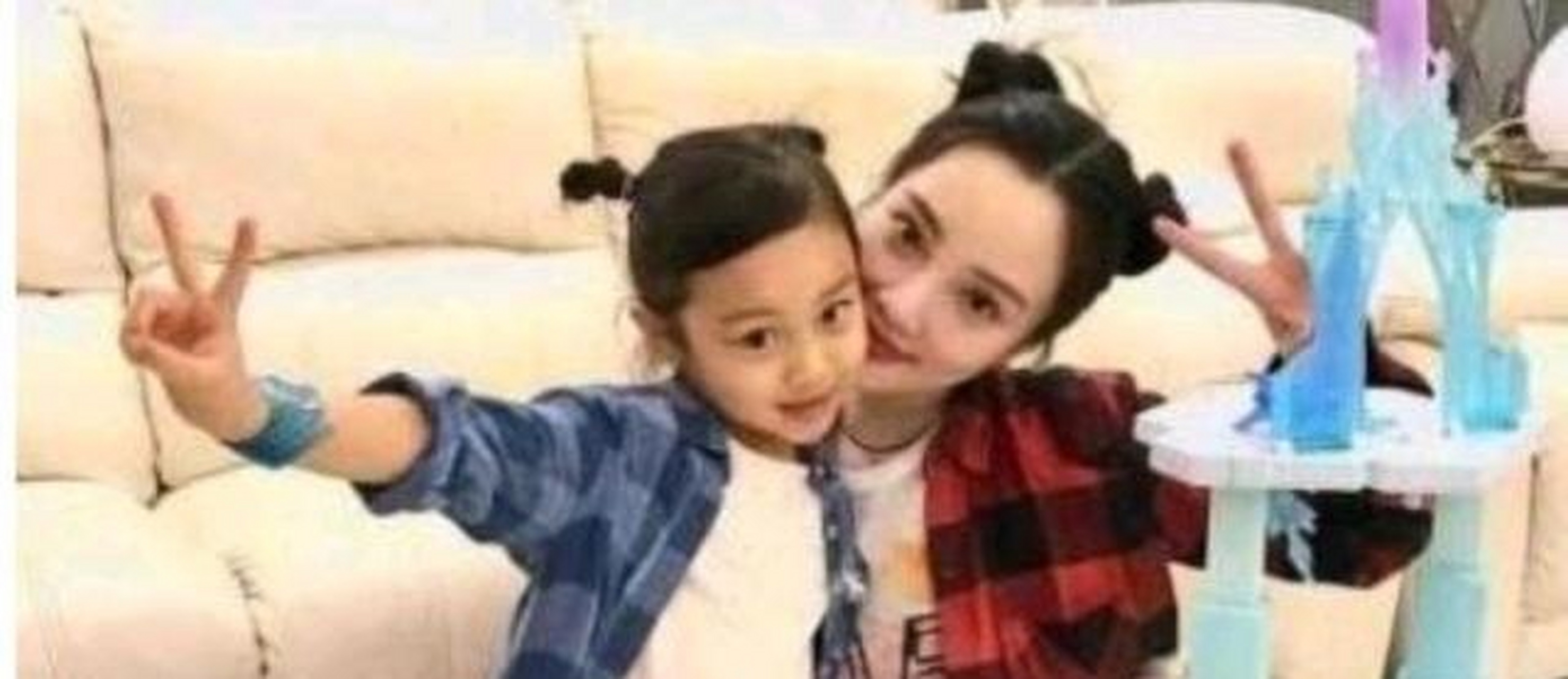 导致童年的贾甜馨不得不改名:李奕涵