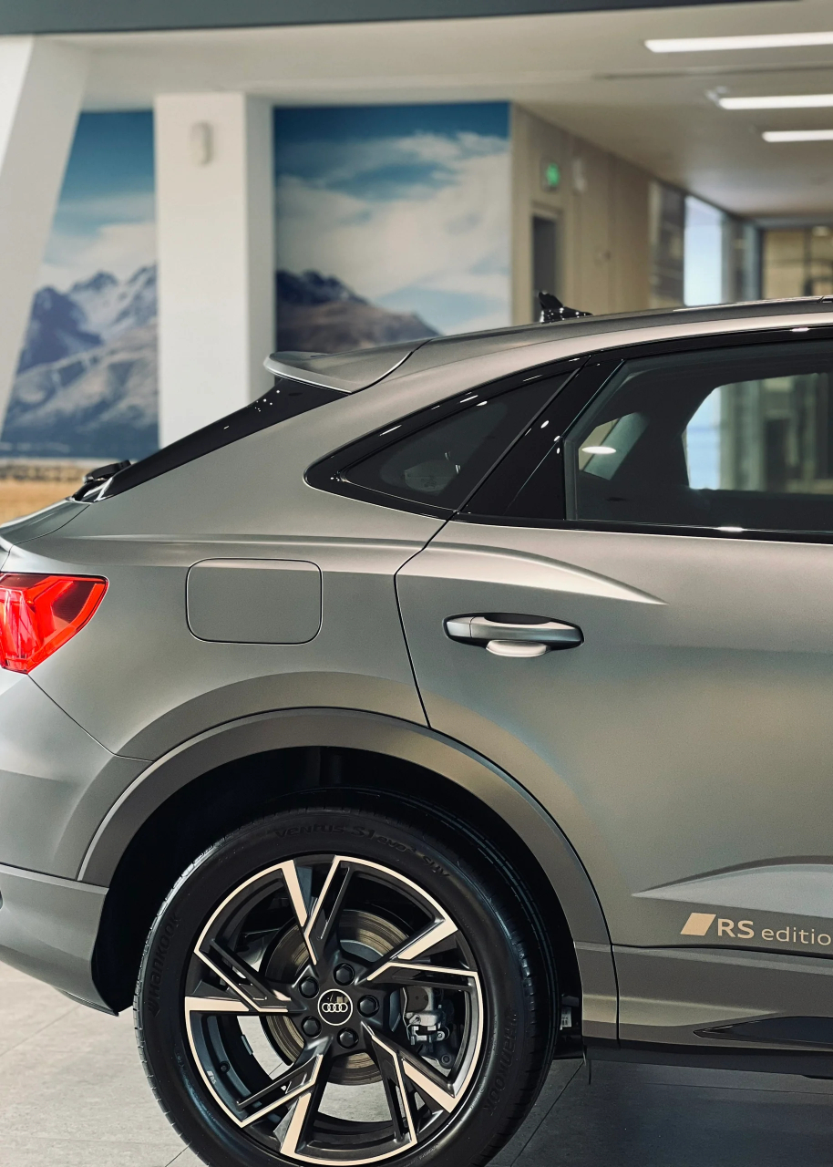 q3-sportback,rs哑光天云灰  定制款奥迪哑光天云灰,独一无二,彰显