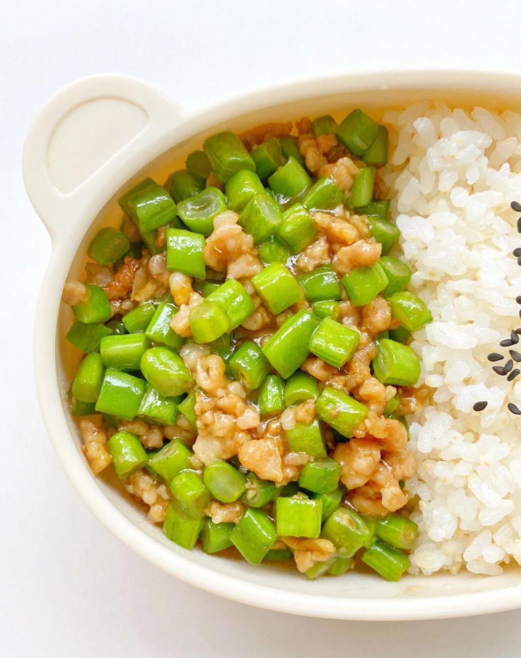 12m 宝宝辅食|肉沫豆角盖饭|汤汁浓郁超好吃|||今天做了宝宝肉沫豆角