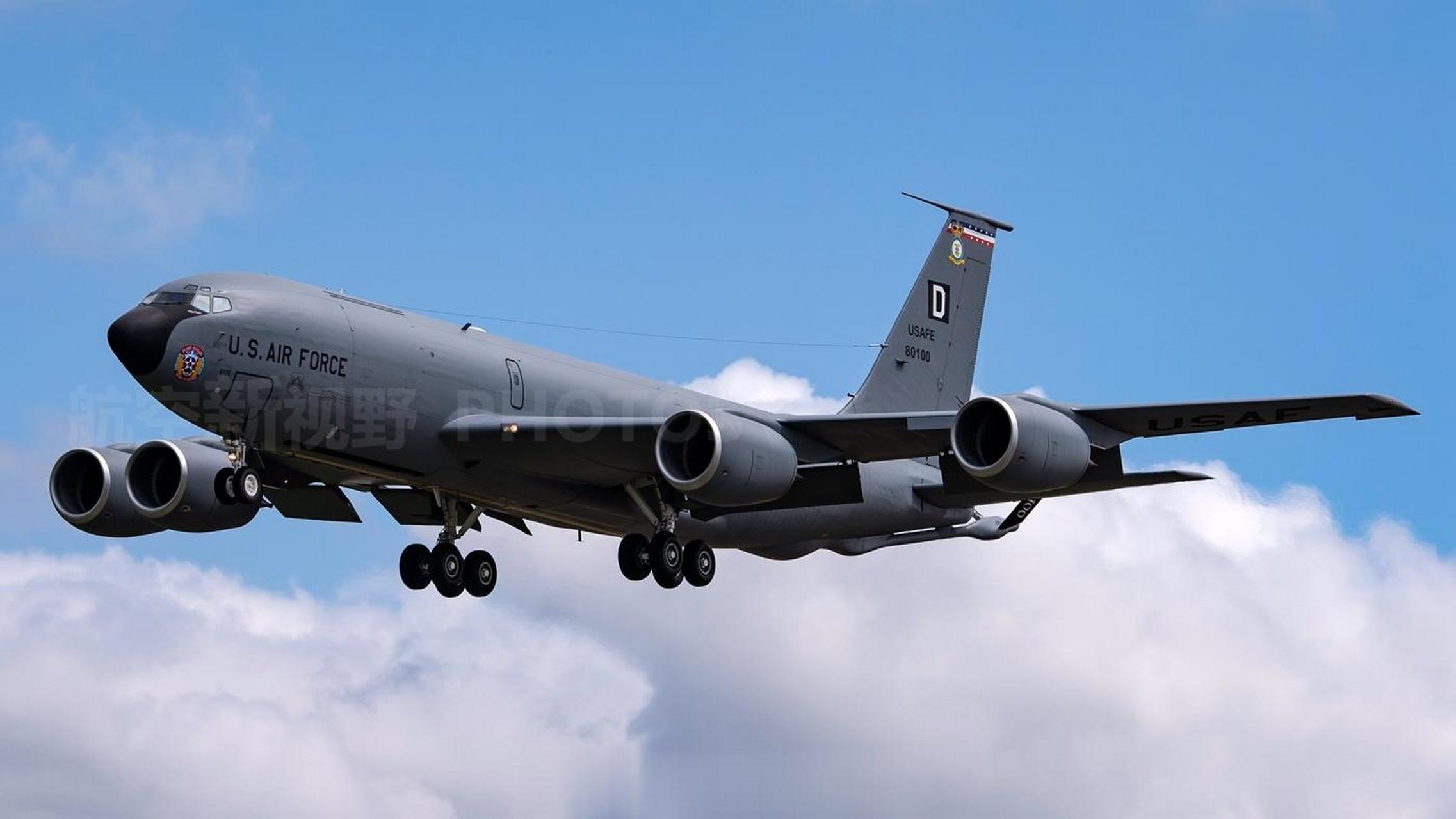 美国空军装备的kc-135空中加油机,图片中的机型配装的是cfm56涡扇