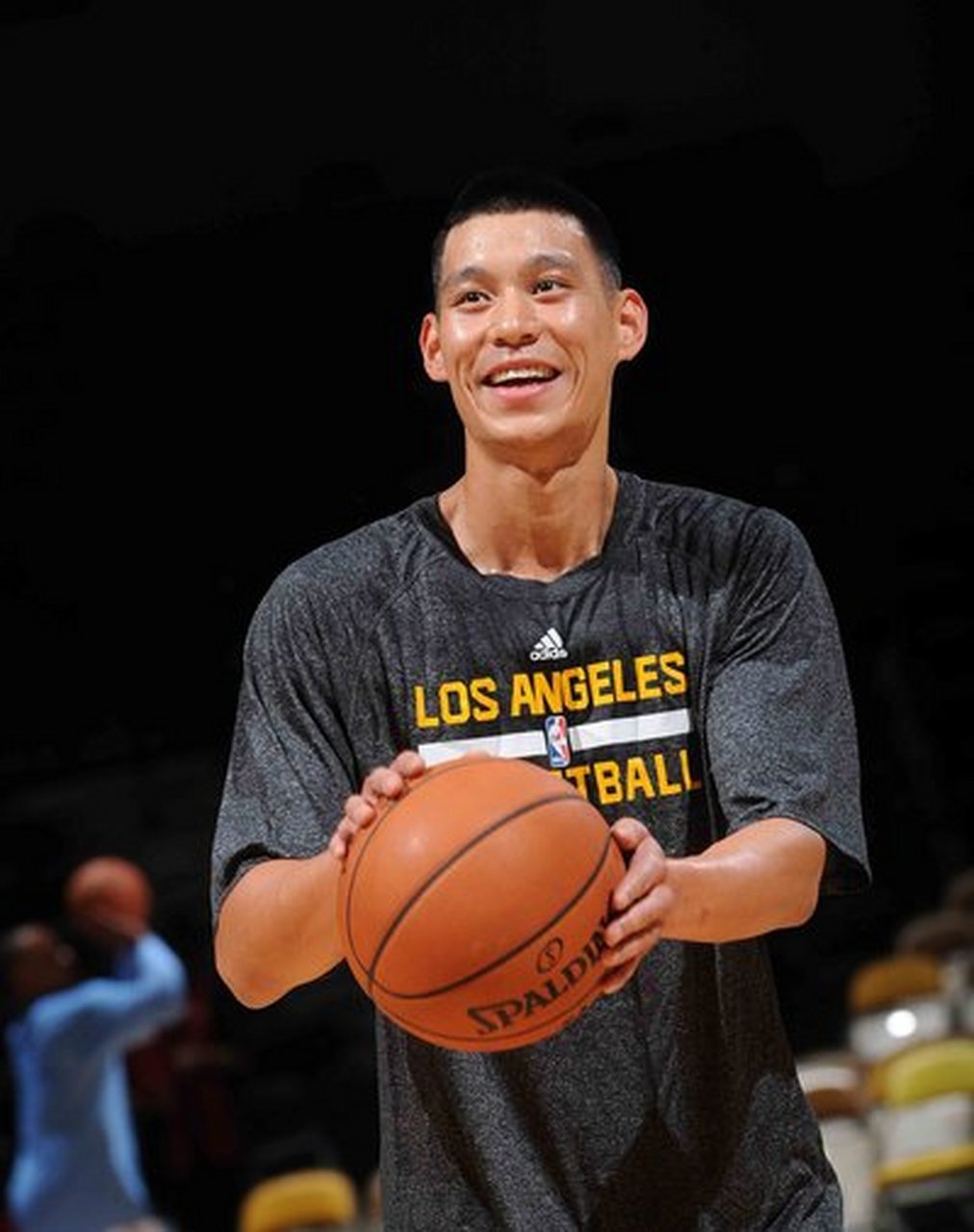 北京突遭疫情反复,林书豪在微博上发声,向医护工作者