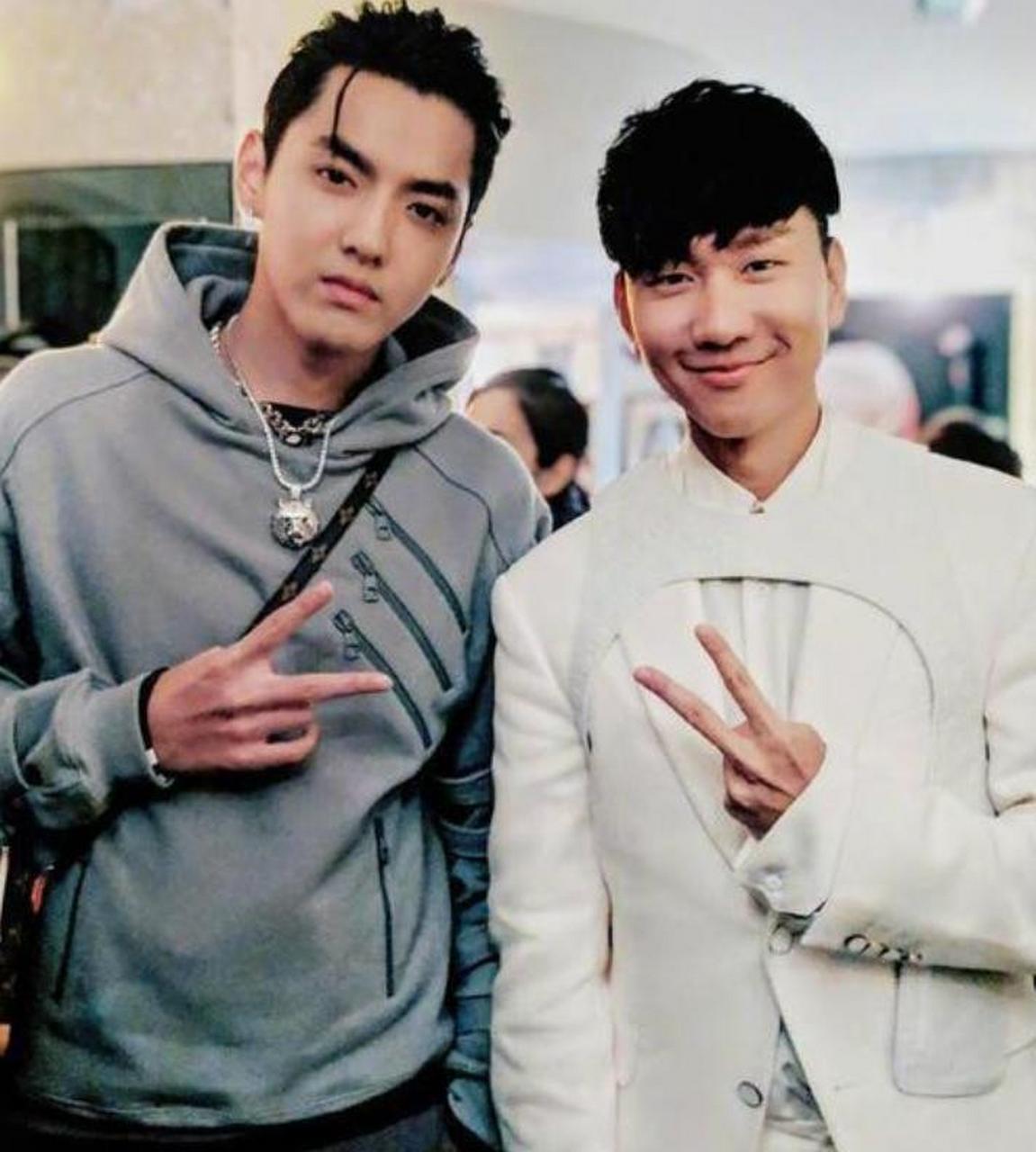 吴亦凡是加拿大国籍 潘玮柏是美国国籍 林俊杰是新加坡国籍 吴亦凡31