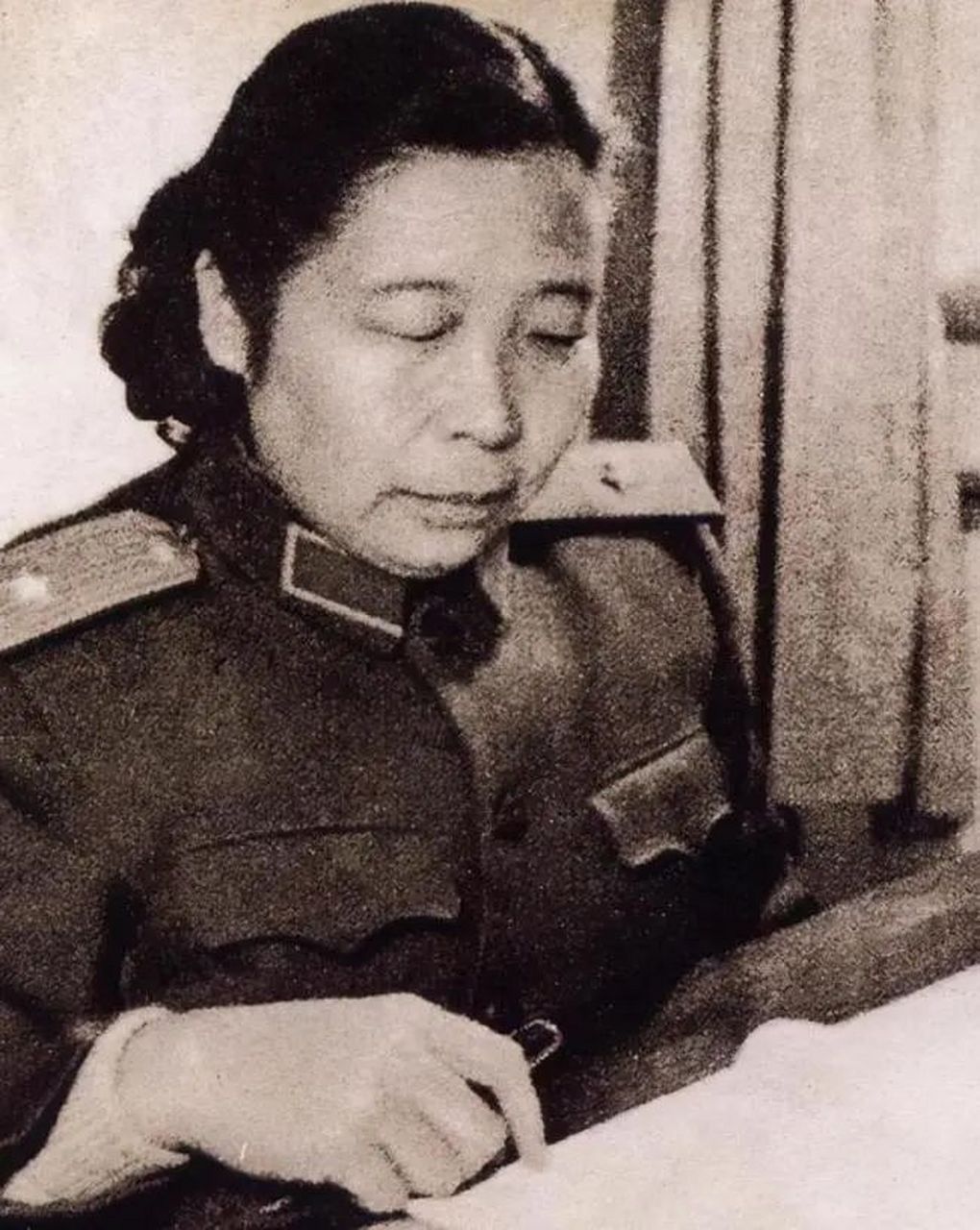 1990年3月11日 中国女将军李贞逝世 1955年9月中国人民解放军首次实行