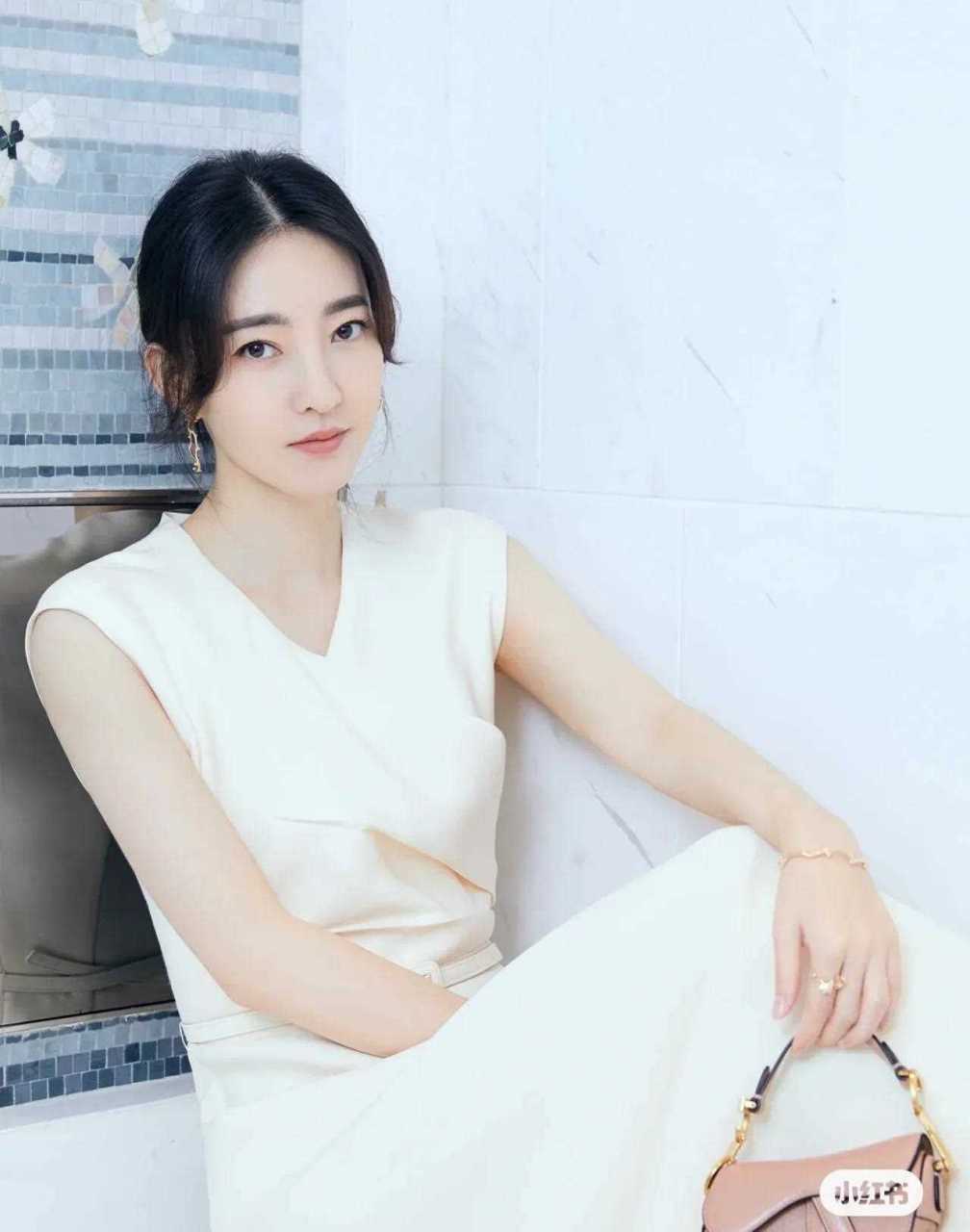 王丽坤素颜美女 美[可爱][亲亲]