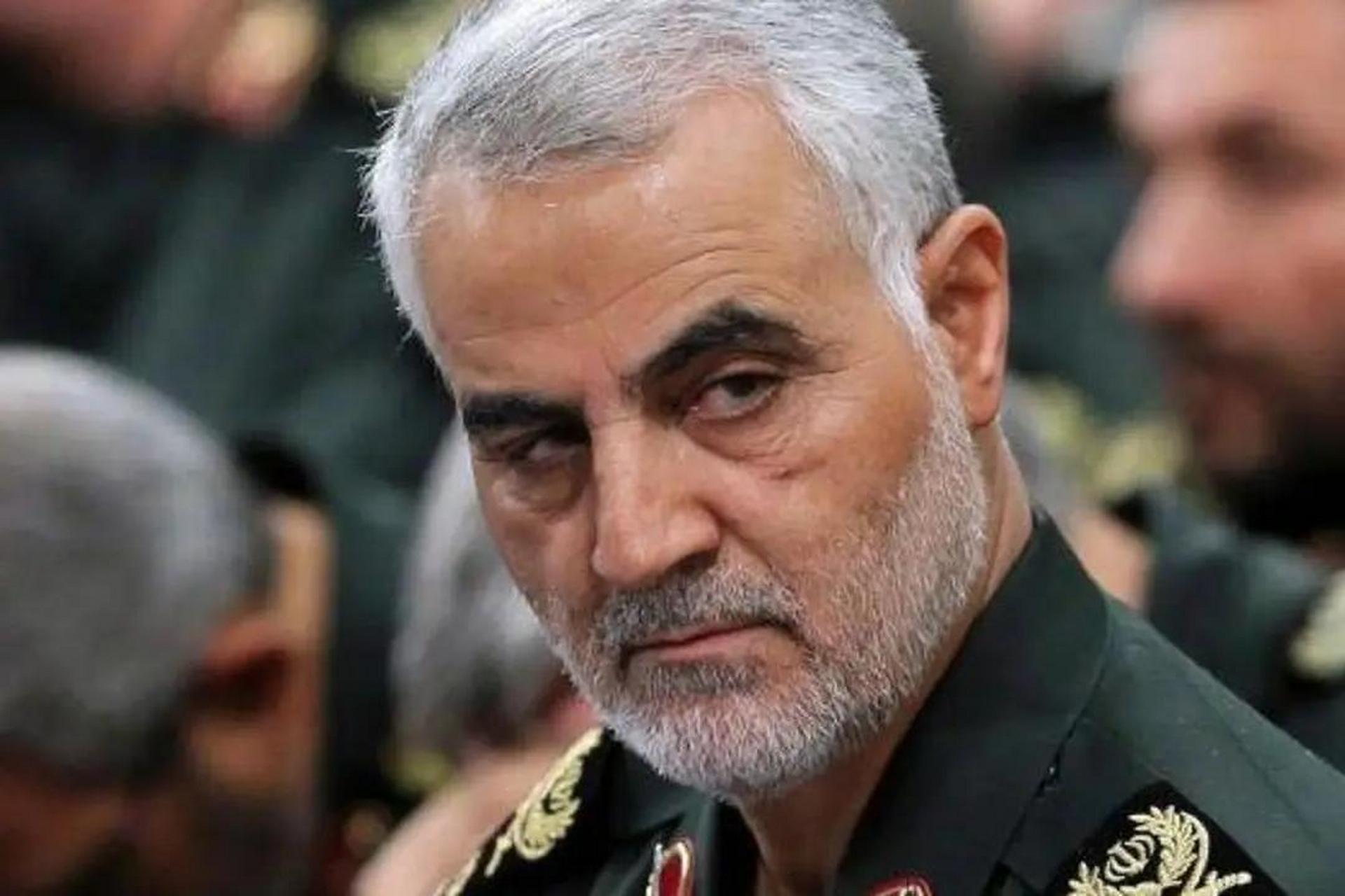 被伊朗人民尊称为军神的将军叫做卡西姆·苏莱曼尼.