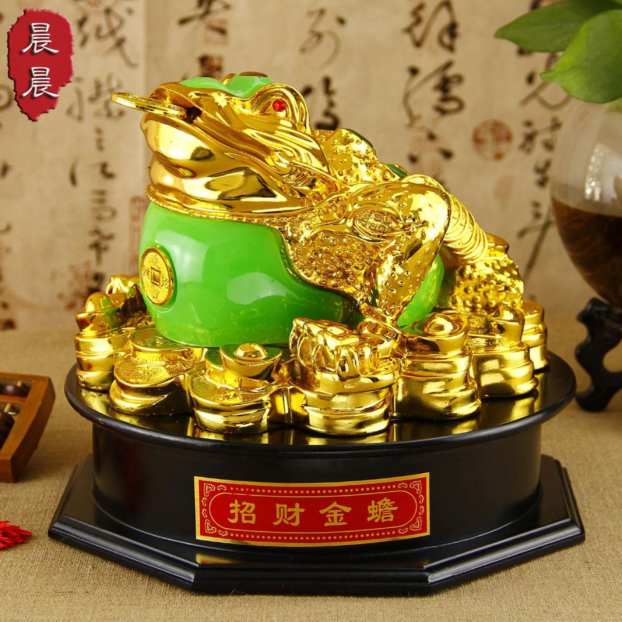 金蟾#  #金蟾的寓意和象征# #助我曝光啊#  在中国传统文化中,金蟾是