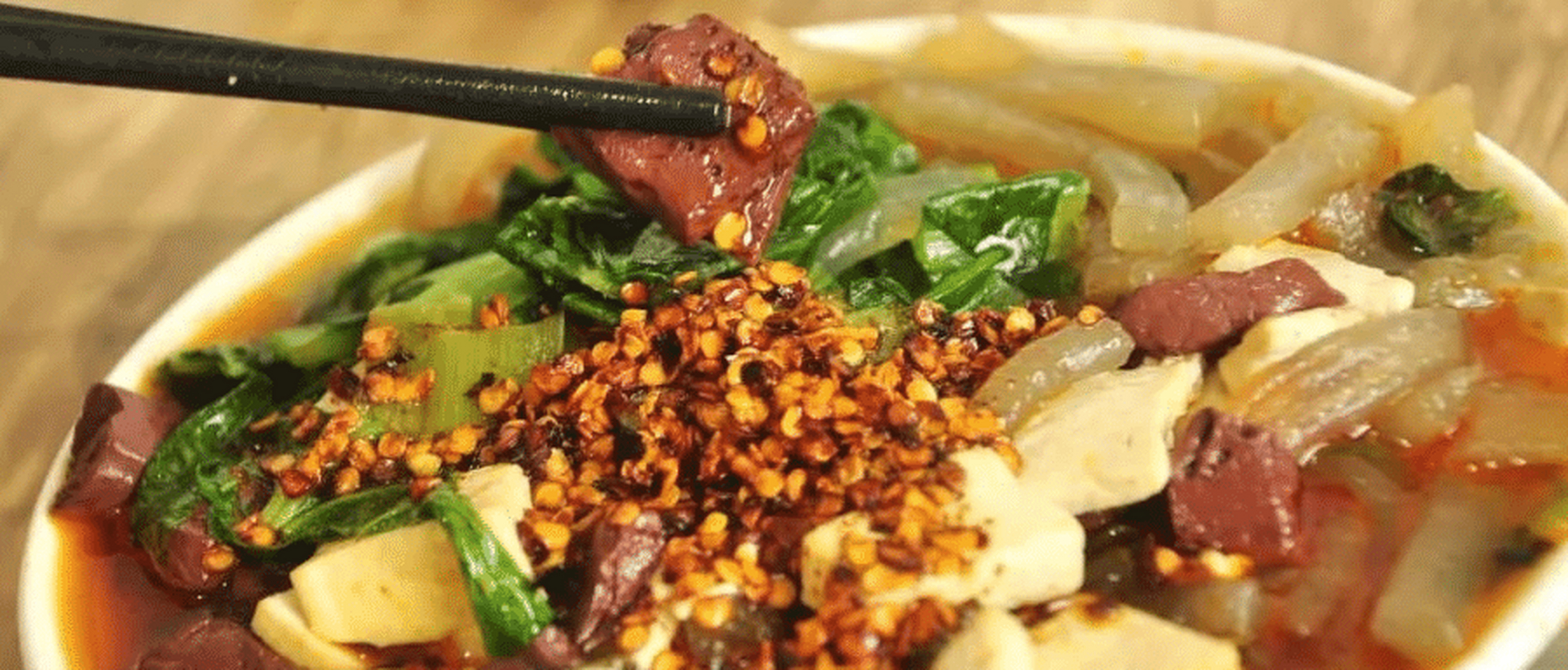 提到扁粉菜,有人会想,这是一道什么样的美食?下饭吗?