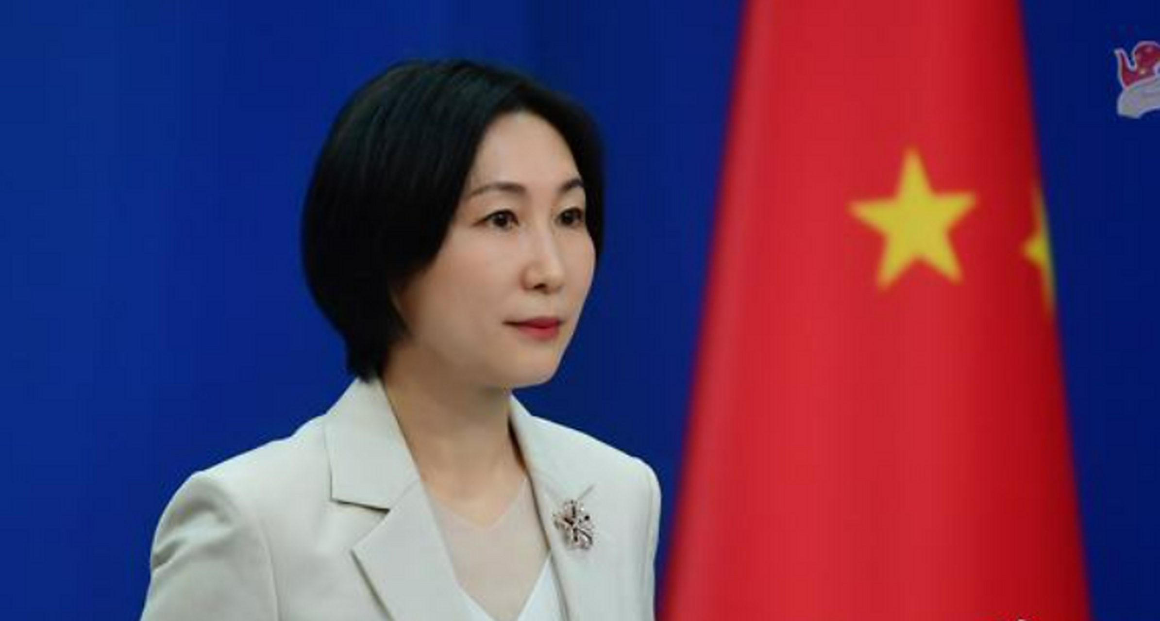 航空公司不再查验来华人员登机前核酸# 4月25日,外交部发言人毛宁主持