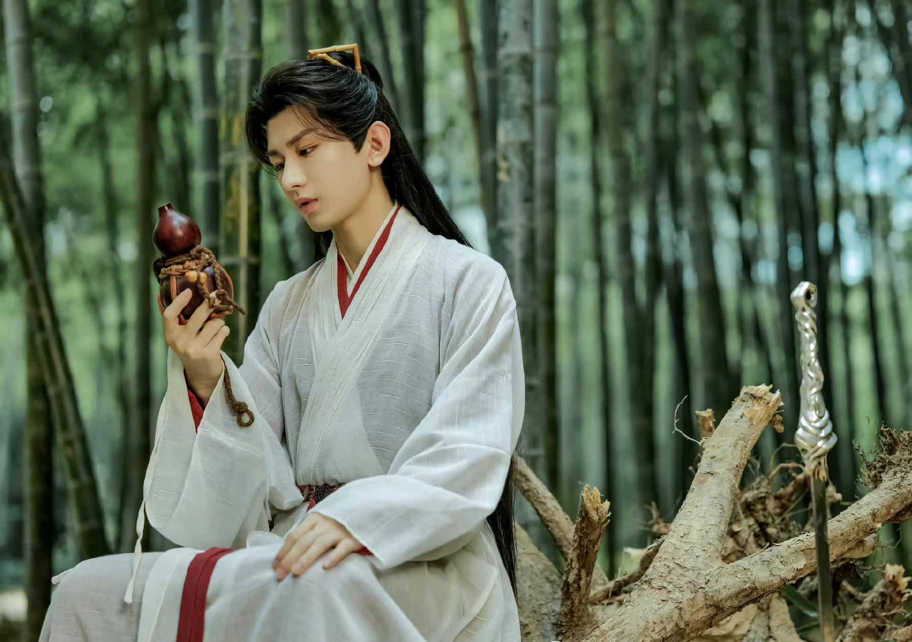 成毅《莲花塔》剧照帅到溢出屏幕!