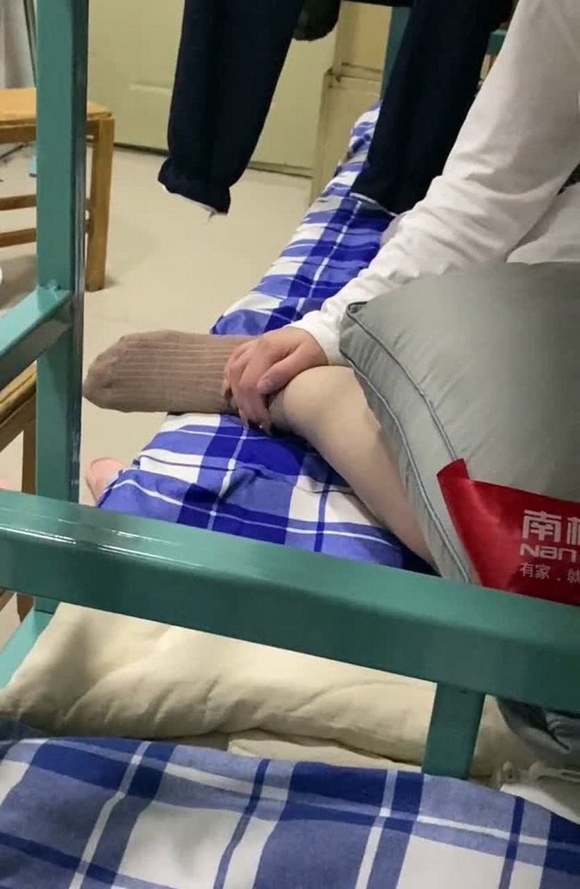 女生喜欢闻脚臭吗?[微笑]