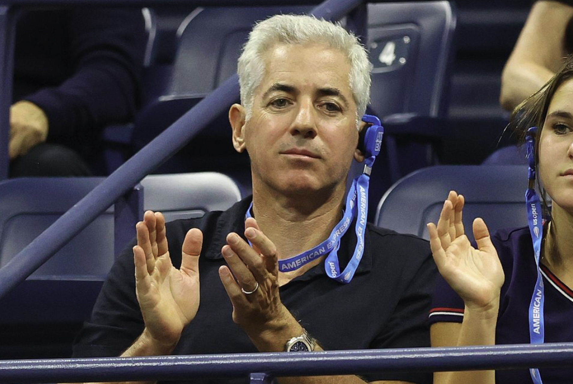 财经:比尔-阿克曼警告说,尽管美联储作出了保证,但银行的存款会加速外