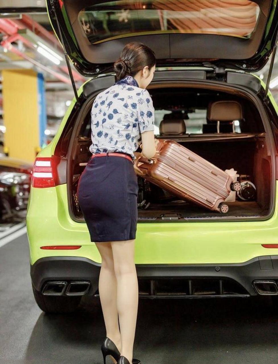 图集美女:美女空姐下班之后,性感肉丝长腿女神