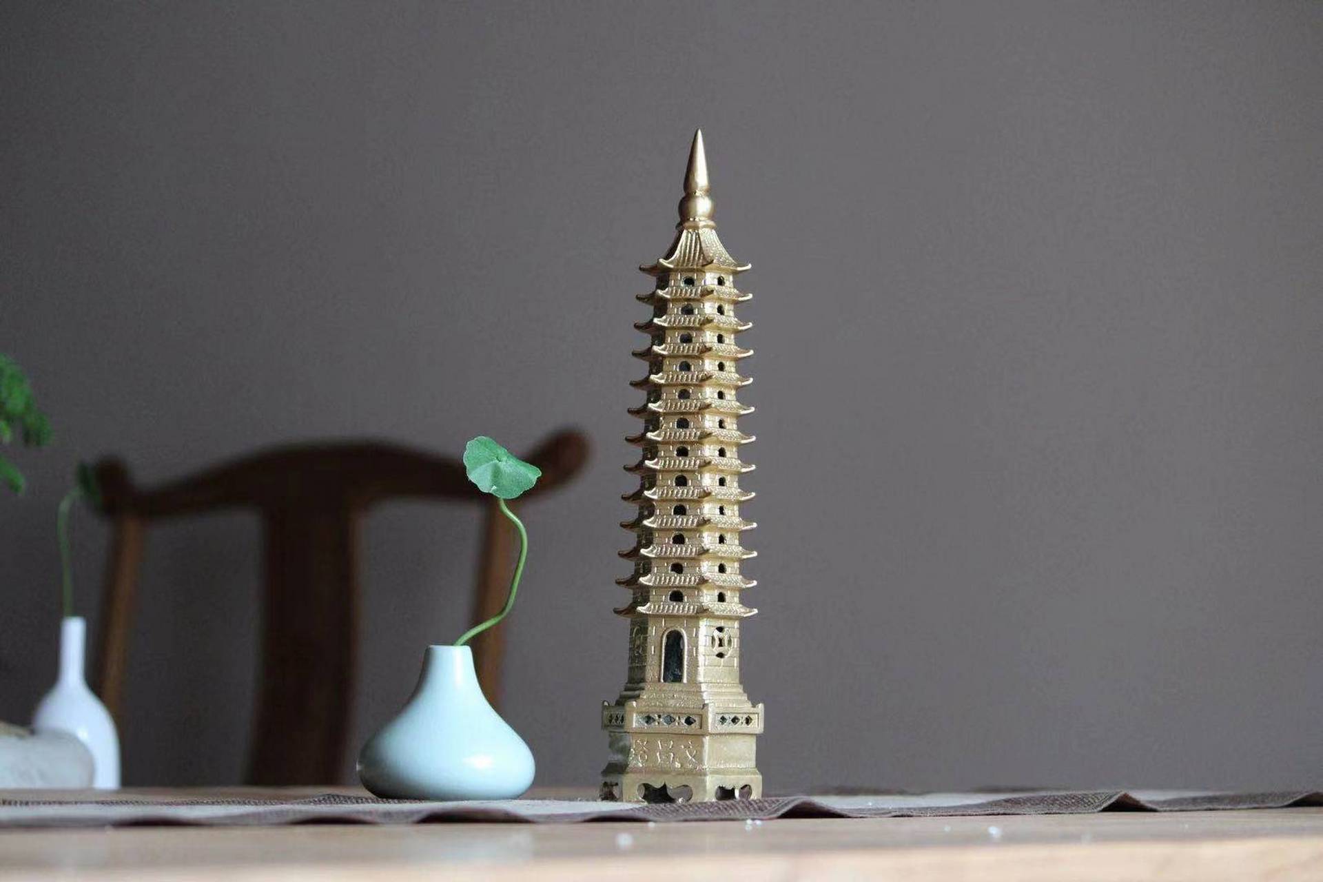 请文昌塔摆放于书桌,有利于读书学习.