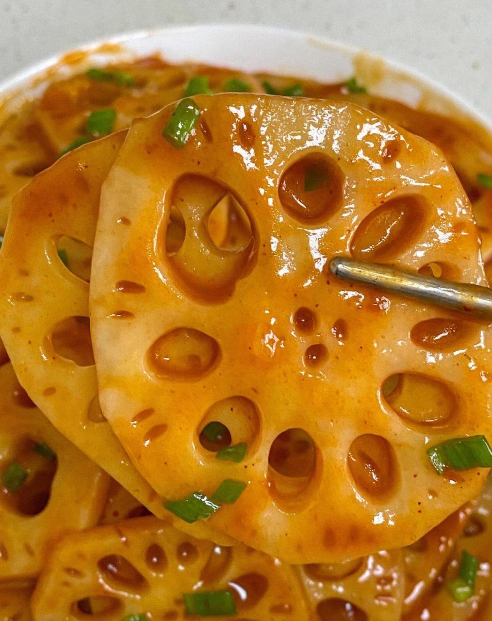 今天给大家分享一下糖醋藕片的做法[比心][比心][鸡蛋] 哈喽,宝子们