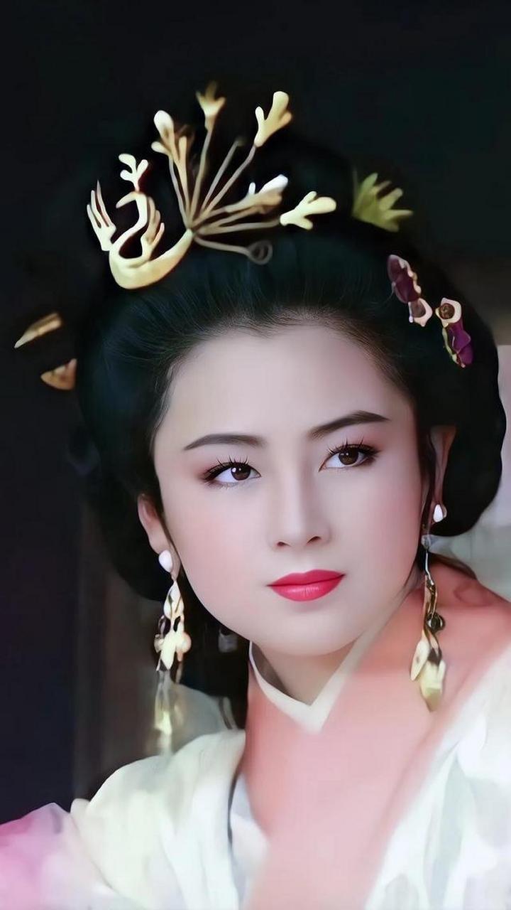 没人能抗拒陈红的貂蝉,吕布董卓都被迷了眼,童年第一女神.