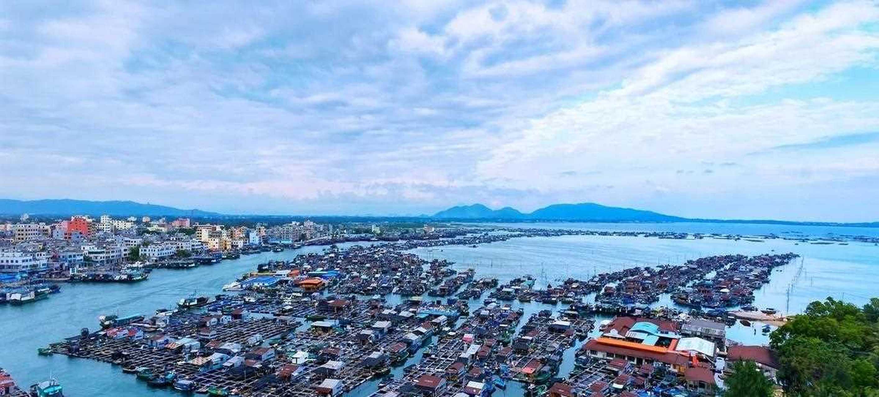 [药丸] 陵水黎族自治县位于海南岛的东南部,县内居住有黎族,汉族