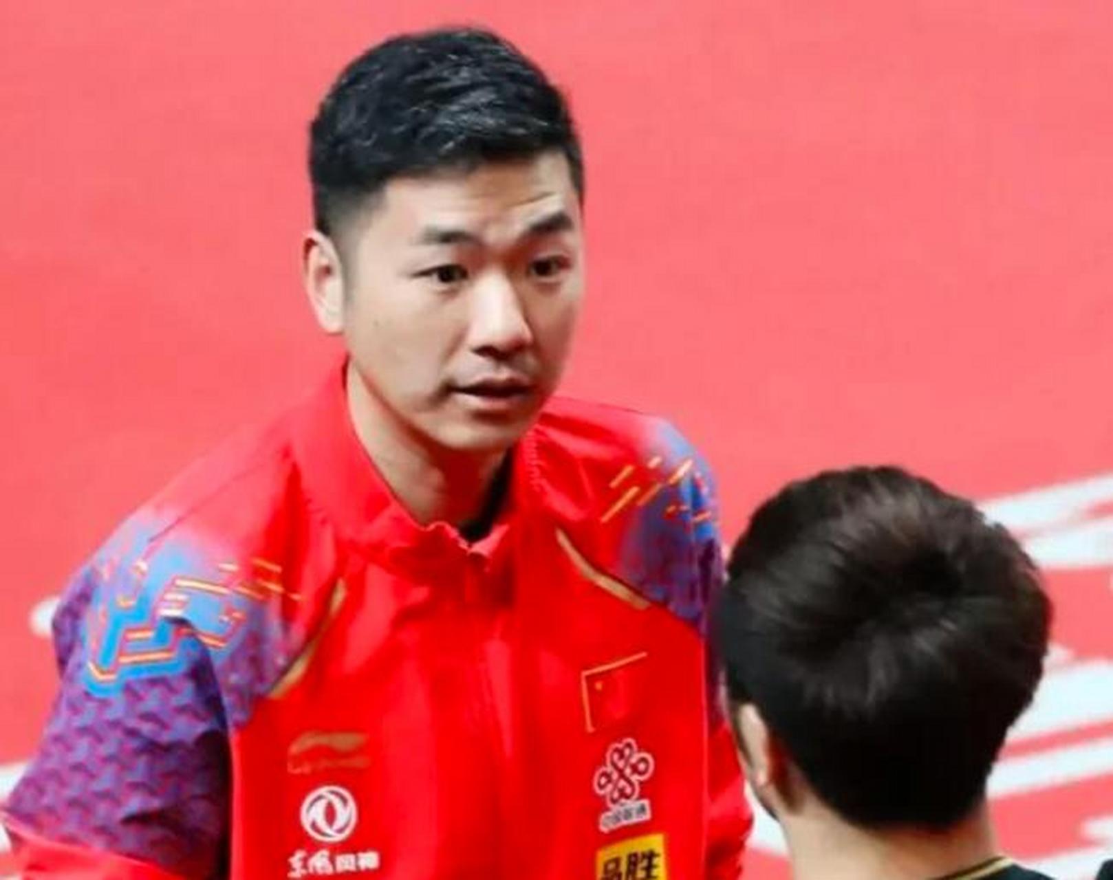 不得不说国乒的刘恒的教练水准不低于肖战,刘恒一人指导着林高远和