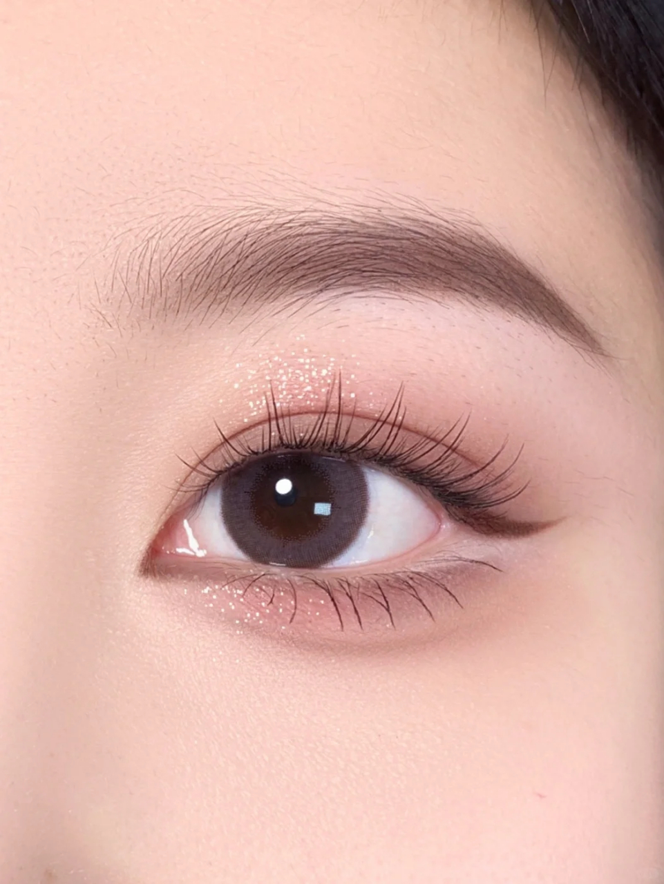 新手日常不会出错的低饱和眼妆 粉色卧蚕 碎闪好有氛围感哦~干净剂滗