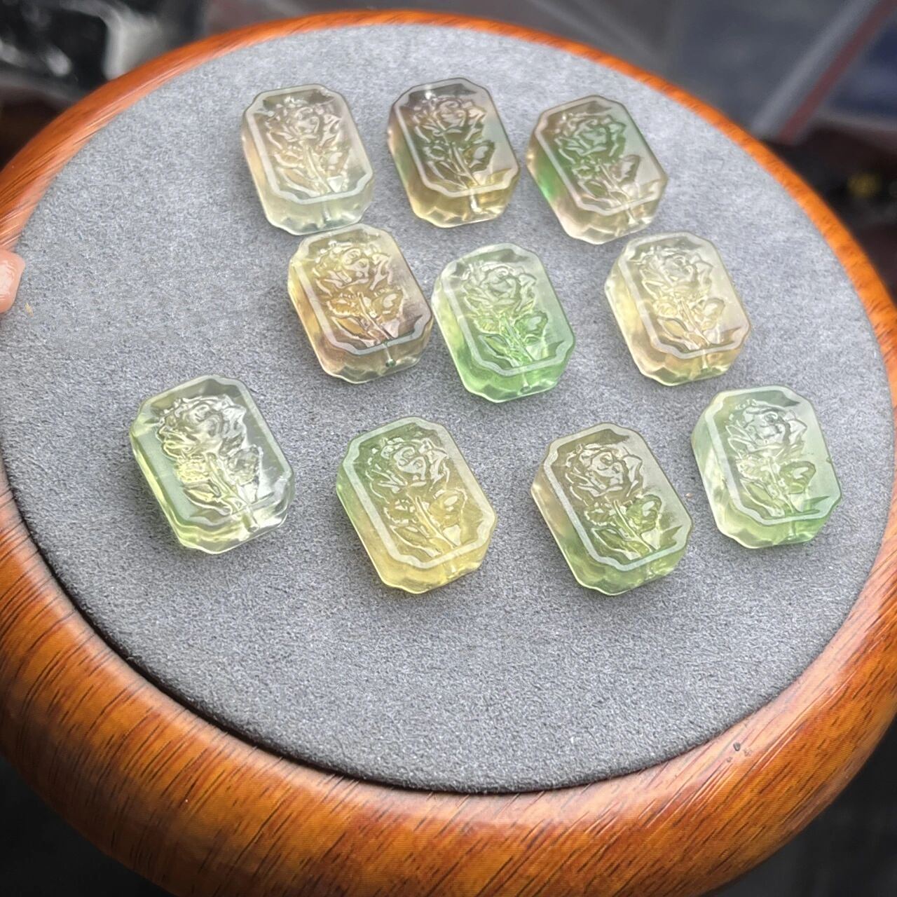 690萤石玫瑰花牌手牌庭芜绿09新款