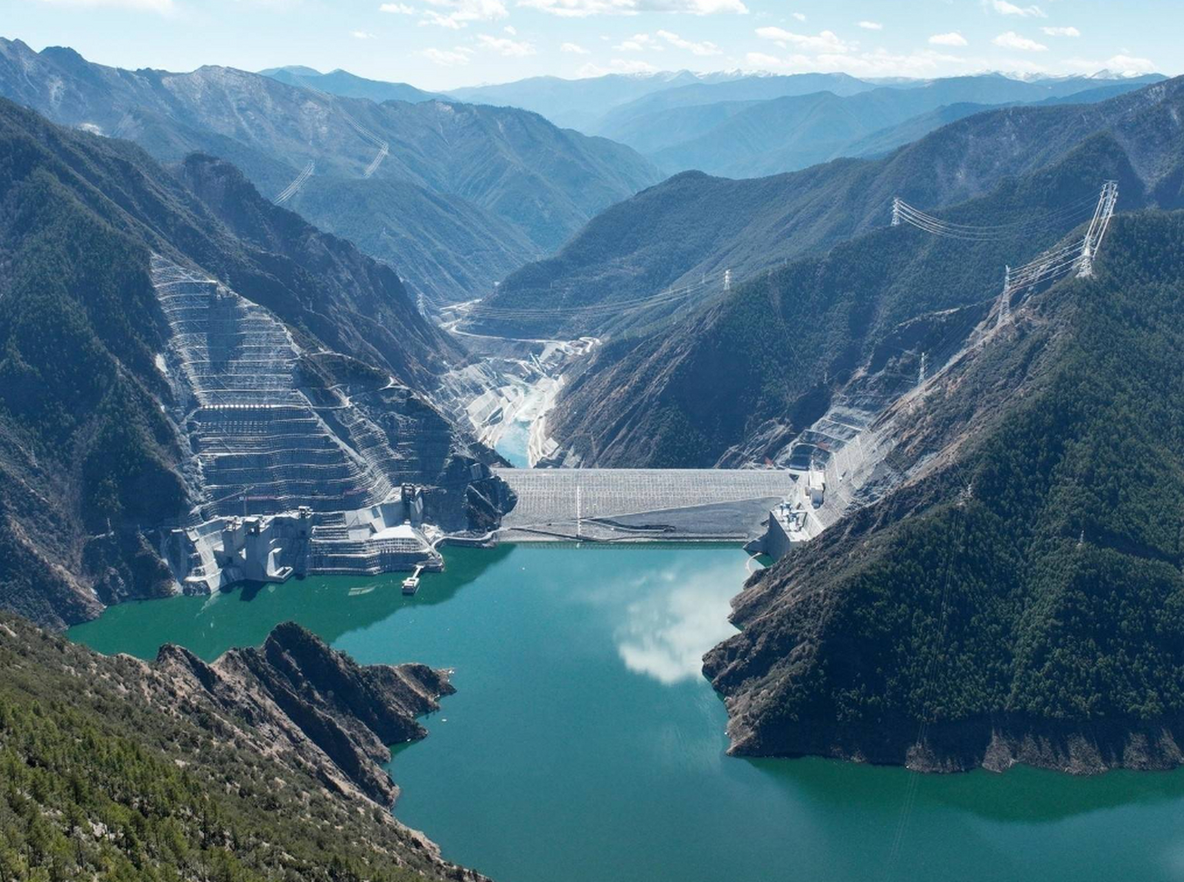 我国最长的20大支流河流长度排名 1,松花江:1923千米.