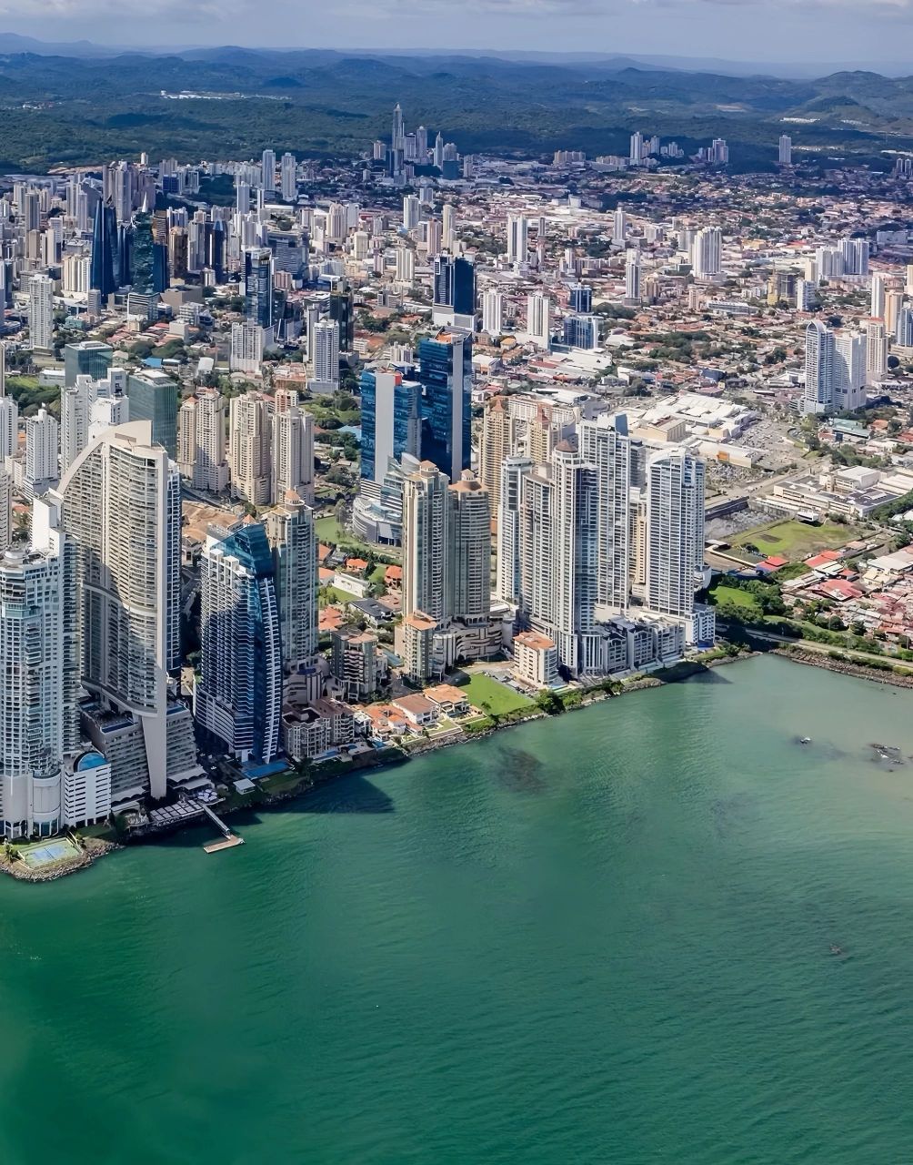 巴拿马首都和最大城市～巴拿马城 巴拿马城,人口175万人,人均gdp为1.