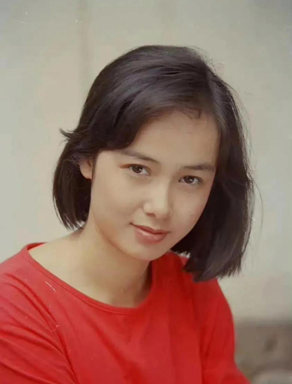 20岁的蒋雯丽,那时候绝对是中国第一美女!太漂亮了!