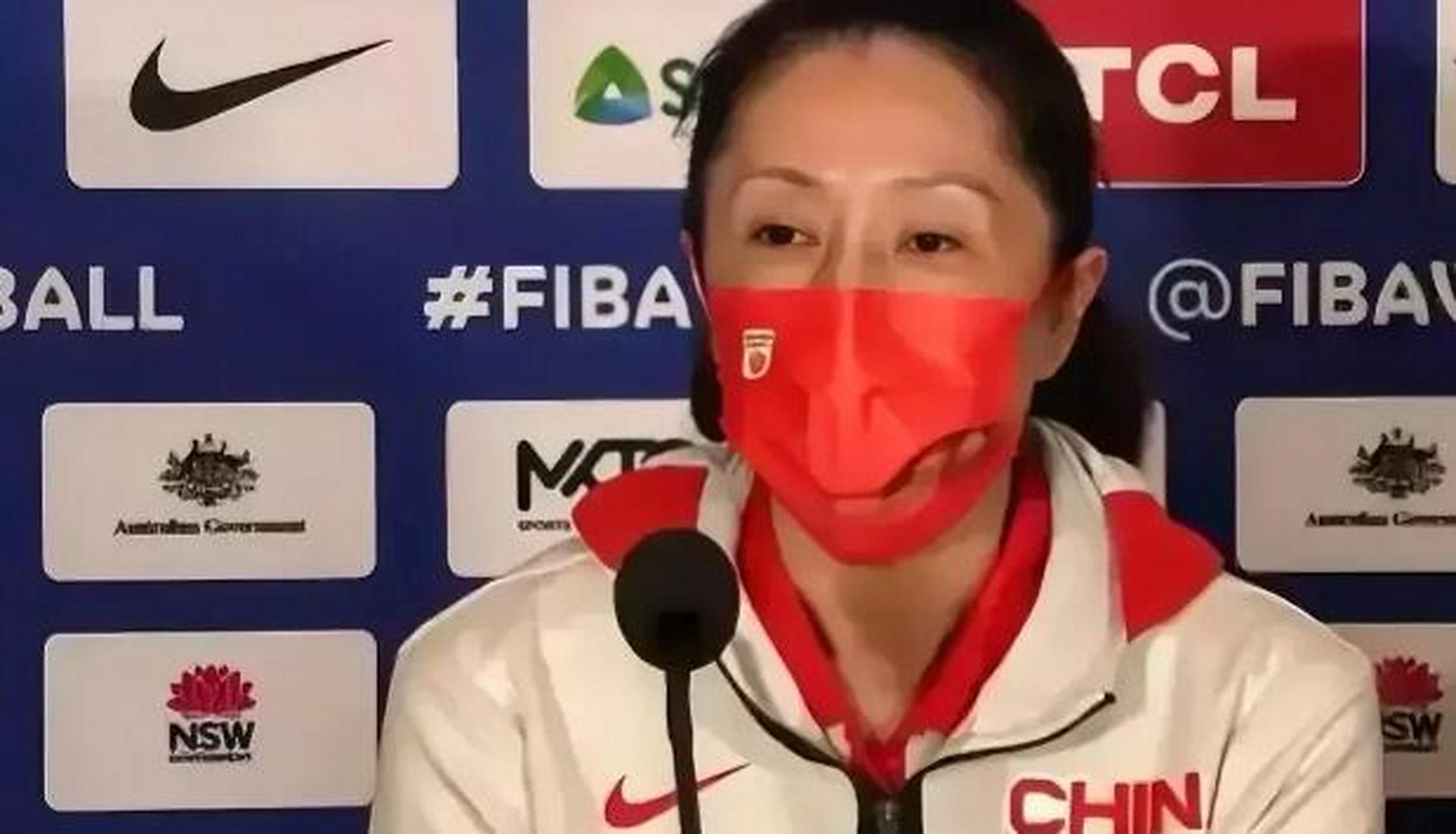 郑微:韩国女篮也是亚洲一支传统强队,外线三分还是很不错,中国队重视