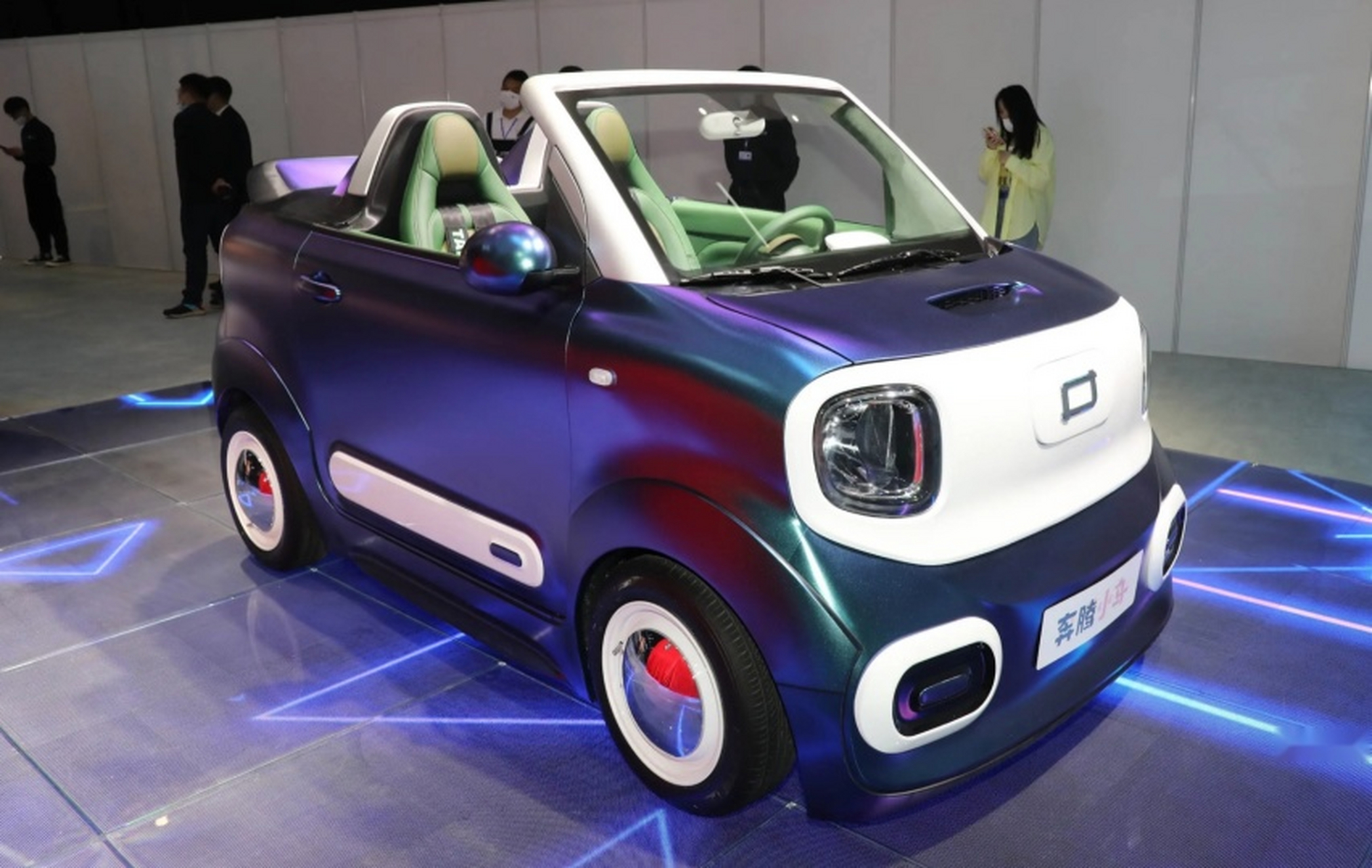 很明显,奔腾小马就是冲着宏光miniev来得,但是五菱汽车已经推出了