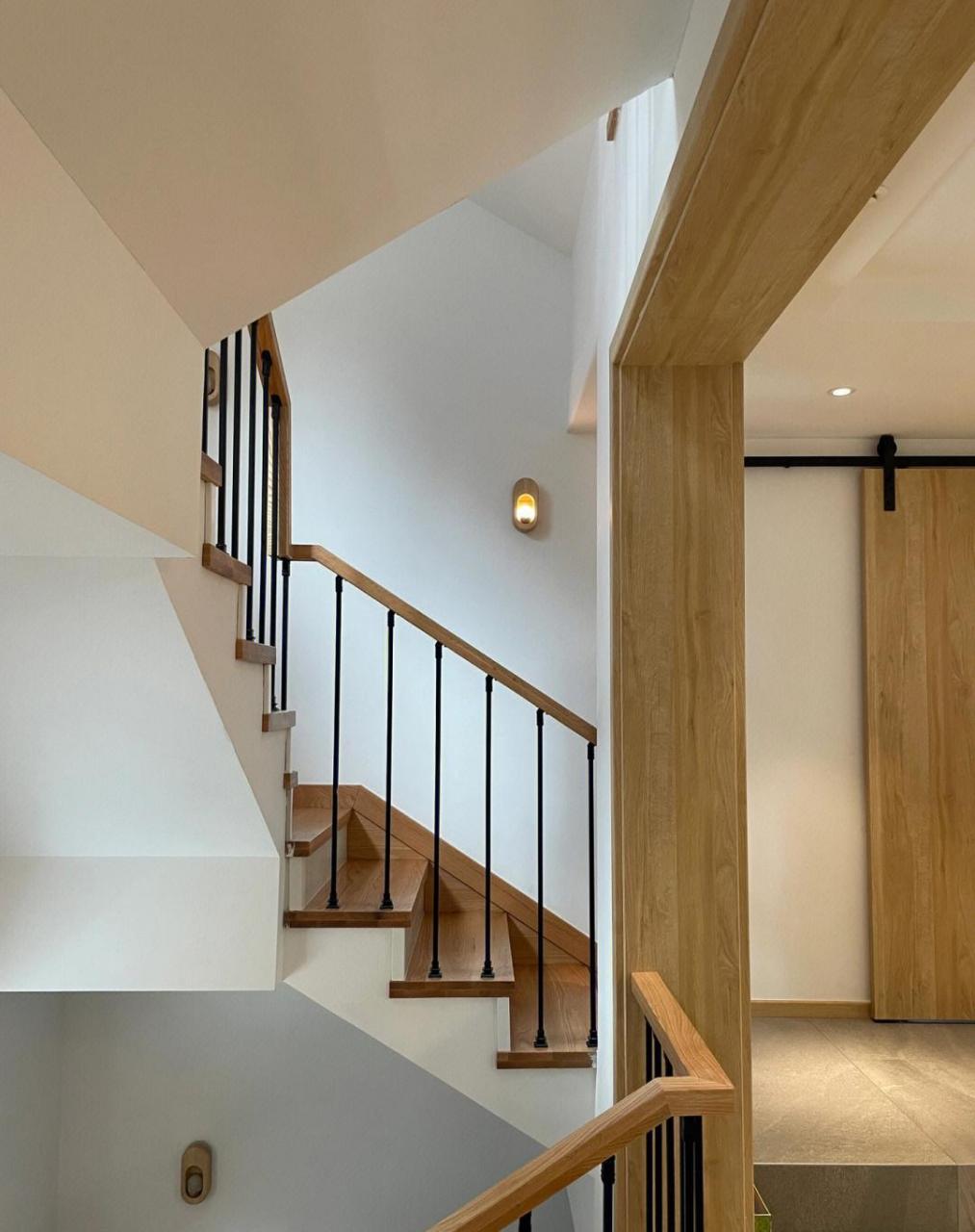 一个别墅的改造项目,在楼梯的设计上分享一些经验 [[微风]  ]运用转角