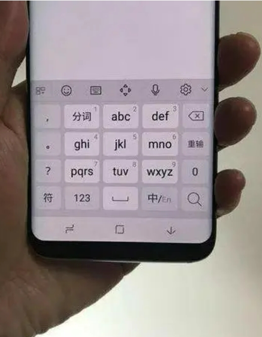 9键手机键盘是一种常见的手机键盘布局,它包括12个数字键和3个功能