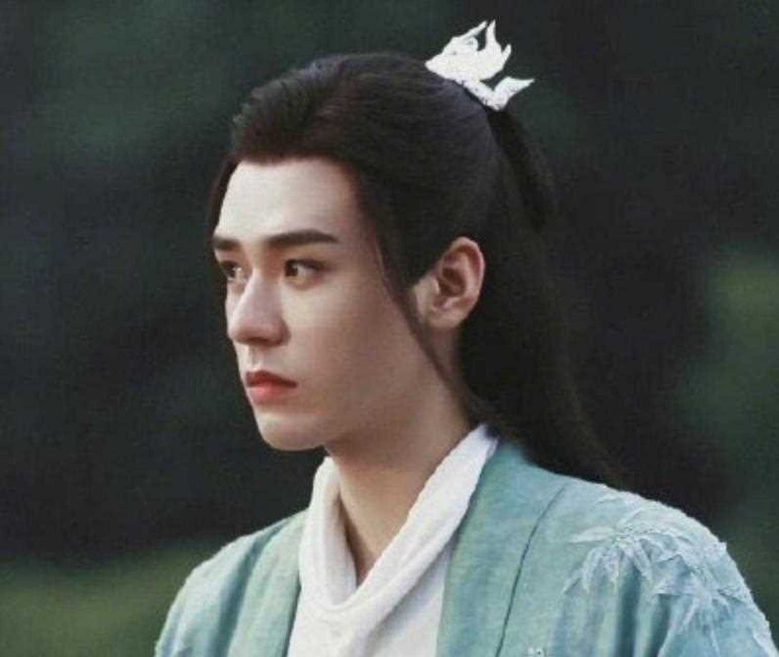 大火的热播电视剧《山河令》大火,但是为男主角龚俊饰演的温客行配音
