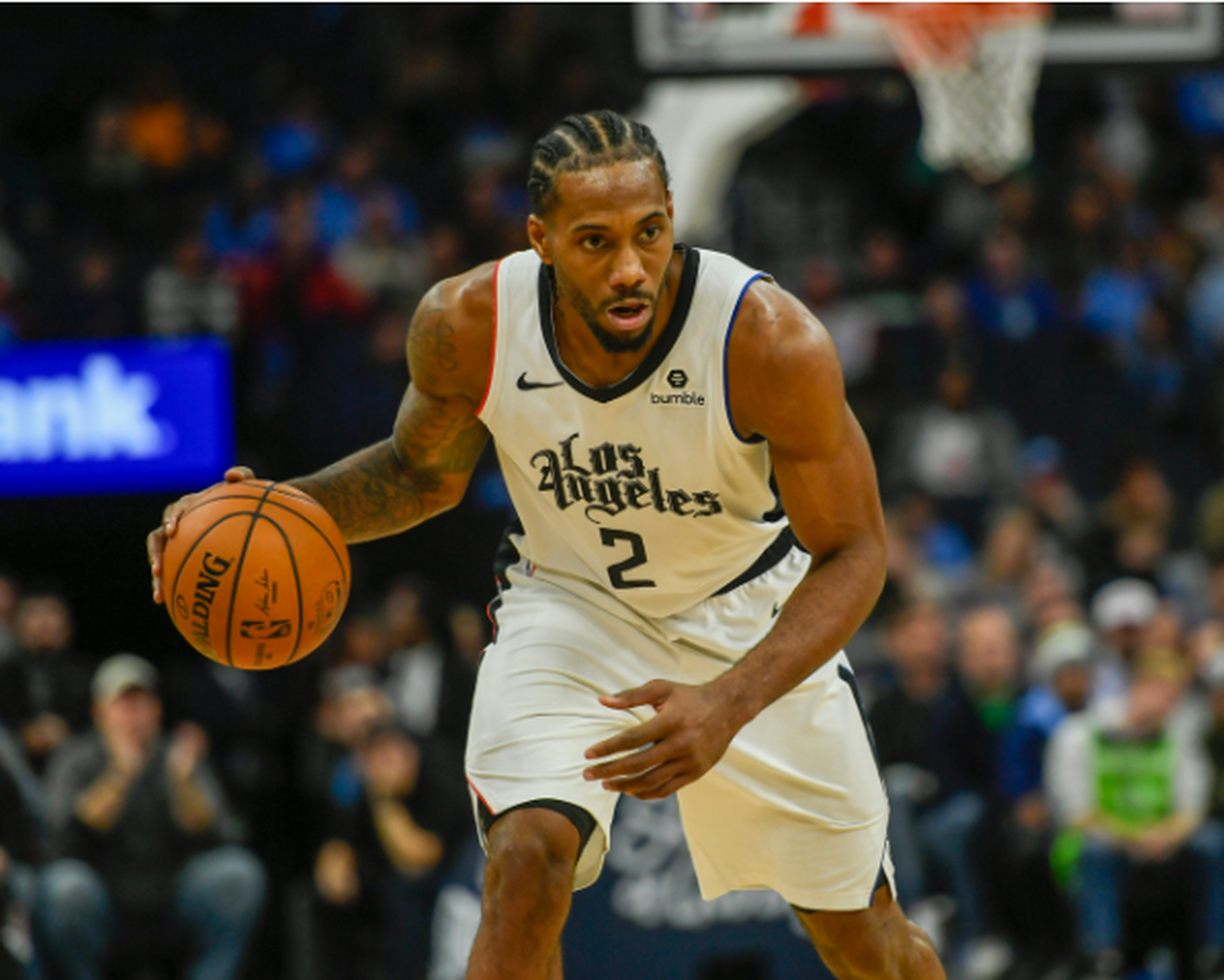 在上赛季的nba季后赛当中,猛龙队核心莱昂纳德凭借优异的个人表现,被