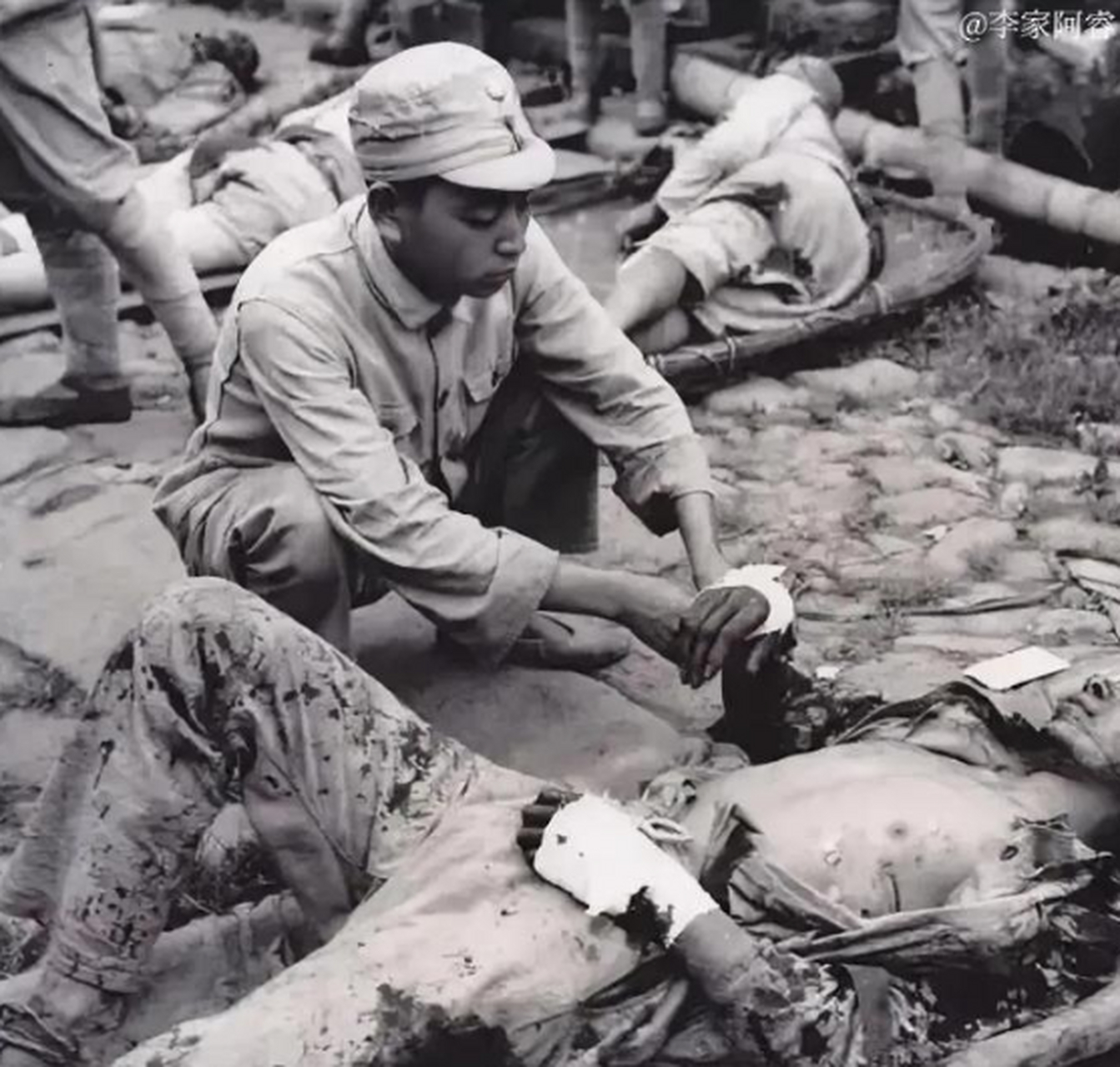 战争的残酷,在这一刻显露