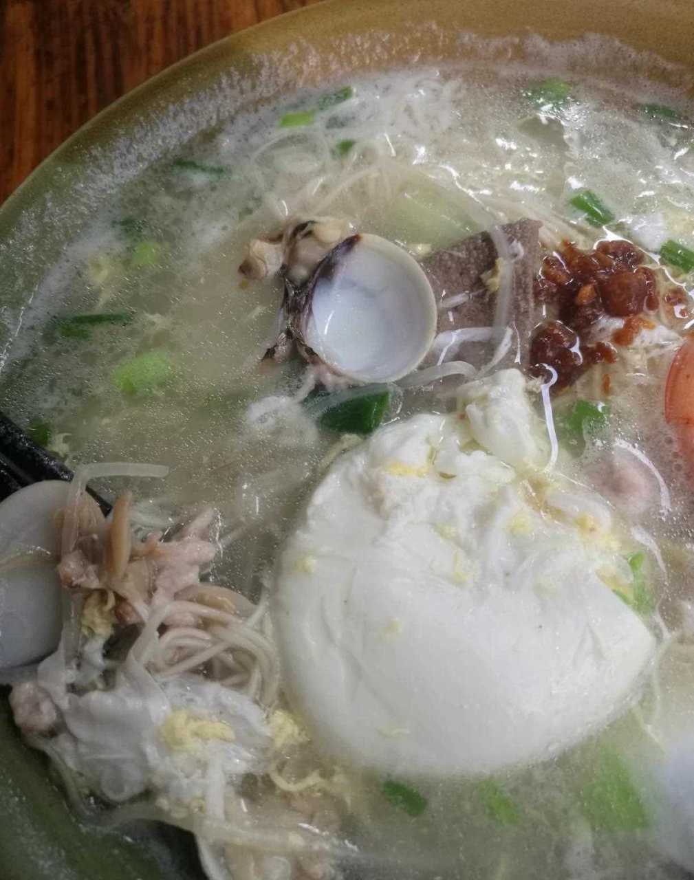 海南人一天的早餐,伊麵湯,份量足,8rmb[?