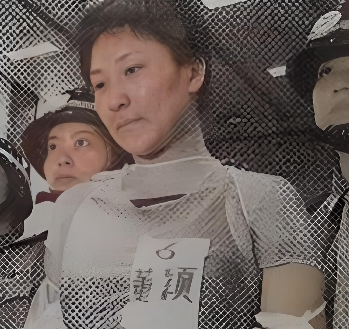 当时21岁的董颖来自青岛!他是一个社区工作人员!
