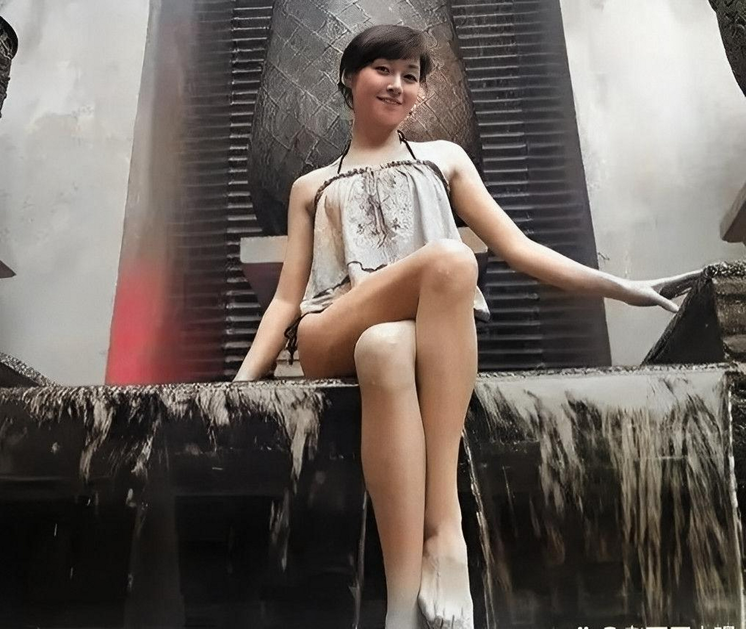 1989年,19岁的万绮雯在亚洲小姐参加比赛并获胜! 然后他参加了演出.