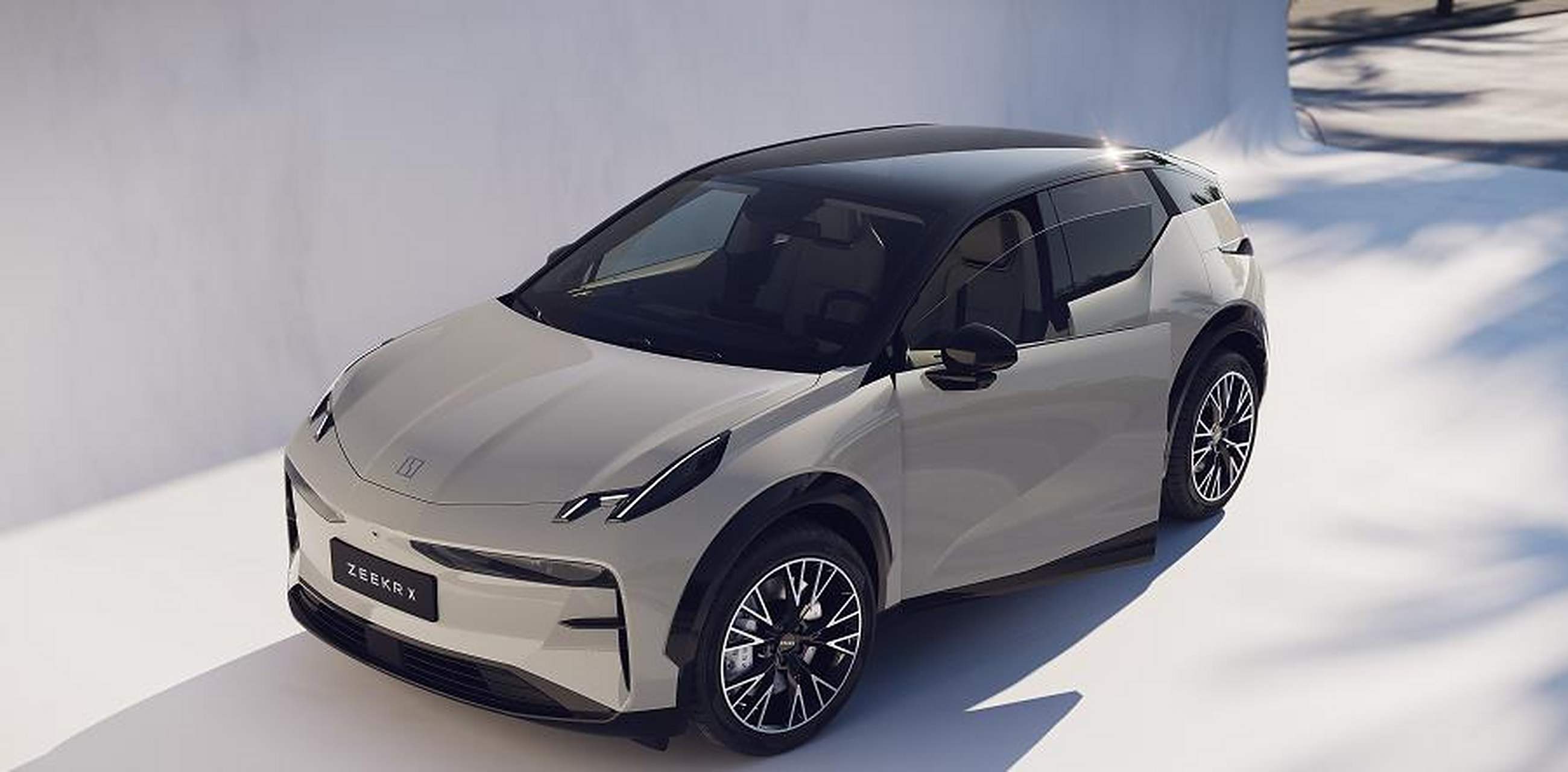 4月12日,极氪汽车旗下第三款车型极氪x正式迎来上市,新车有五座后驱me