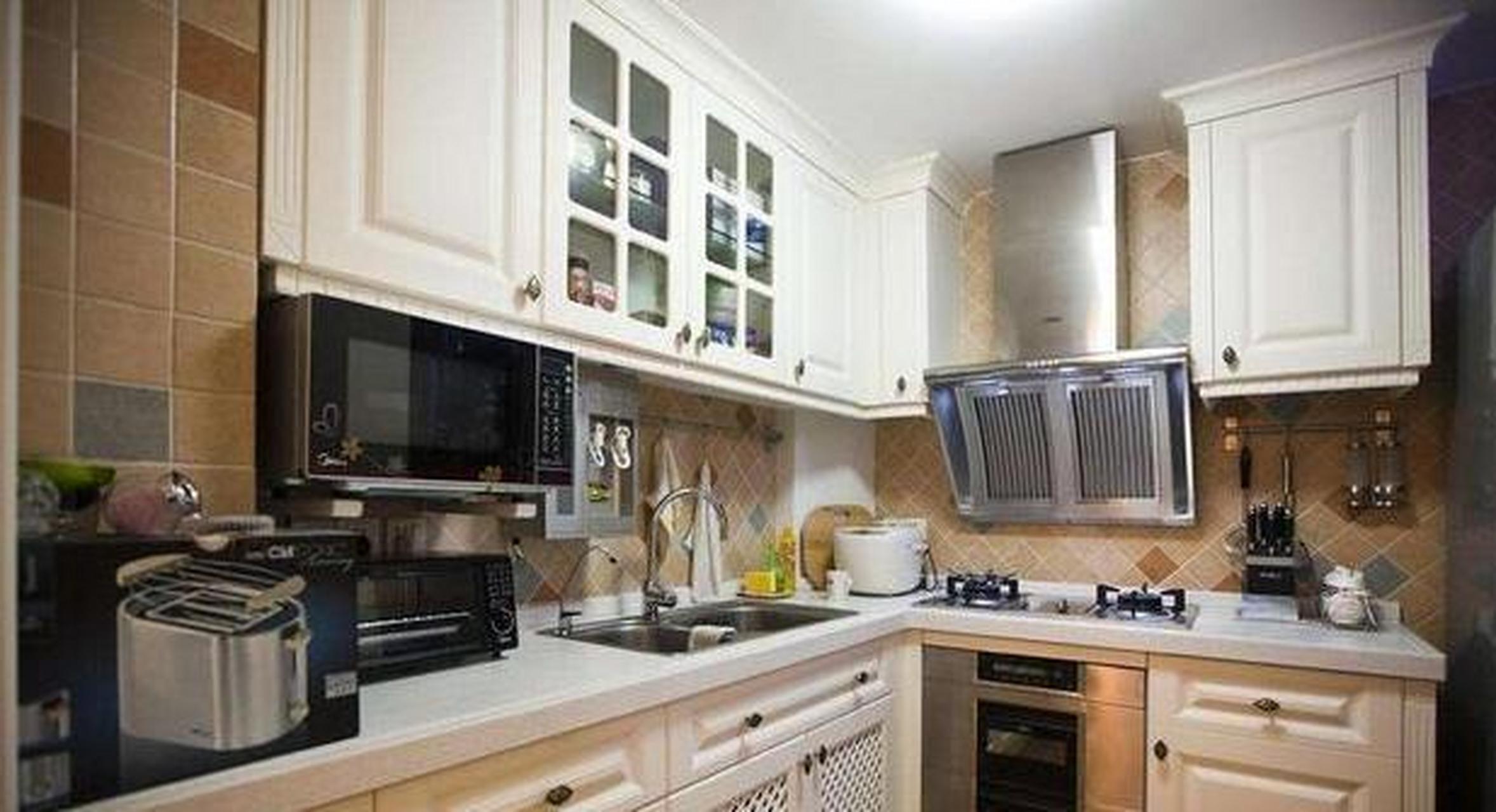 厨房是创造美味的空间,环境良好的厨房让烹饪者心情愉悦,因此,厨 