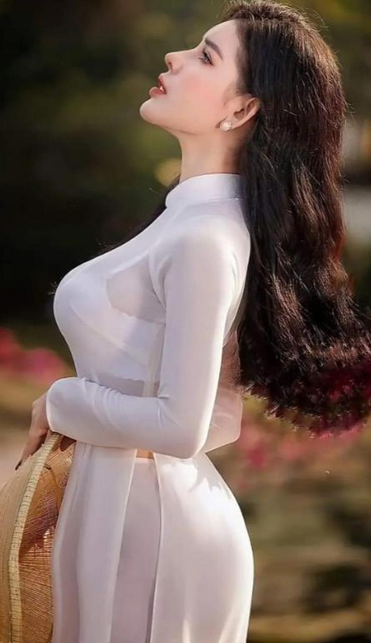 "曾三次获得西贡小姐的越南女星沈翠恒,从完美身材到整容毁容,如今她